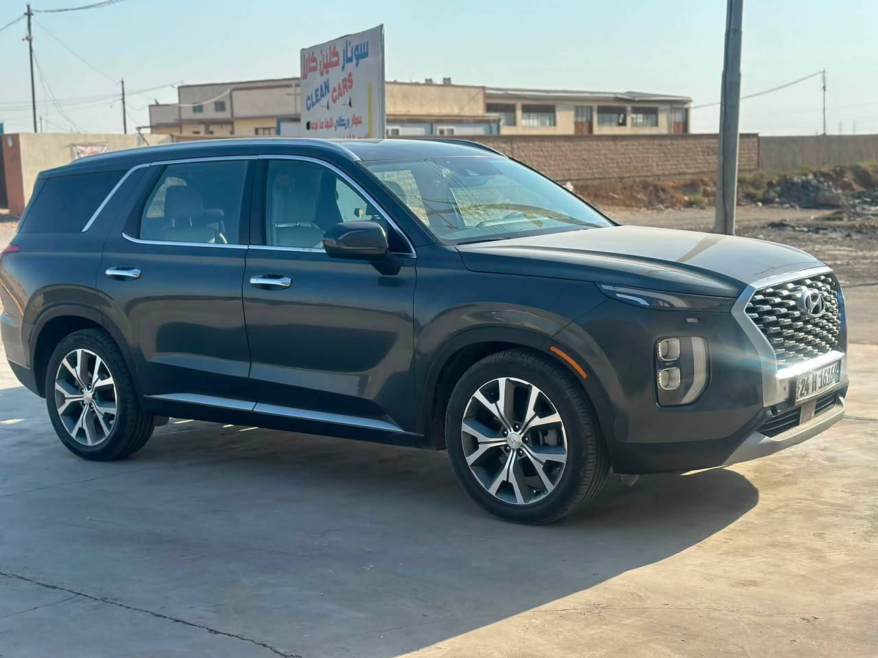 لبيع هيونداي باليسيد HTRAC -
LIMITED فول مواصفات
ميونداي باليسيد لون فيلي
• رصاصي د
الموديل:2020
المحرك: V6 - 291H 3.8
الدفع: HTRAC دفع رباعي ذكي
5 مع مودات ثلج ارمل/طين ا
المواصفات:
• 7 راكب - الصف الثاني (كرسيين
نفصلات) كلش مريحة
• جلد لون رمادي فاتح
• تبريد وتدفئة كراسي أمامية + تبريد خلفي
• شاشة كبيرة 10.25 إنش + كاميرا خلفية د
• كير أزرار - بصمة - بانوراما
•انضمة القيادة [ ايكو + سمارت + سبورت + كومفورت + سناو ]
• رادار + تحكم ستيرن + مثبت
• سرعة •
• حساسات أمامية خلفية
1241126164
•جنطة كهرباء
• اشارات مري
•تدعم خاصية شحن هواتف ذكية
الحالة: السيارة بيها صبغ بونيد + بابين + جاملغ، داخل جديد،
شاصي دواخل سليم
ماشيه 250 الف
السعر: [220 ] وبيها مجال بسيط
• المكان: سامراء
للتواصل: [***********
