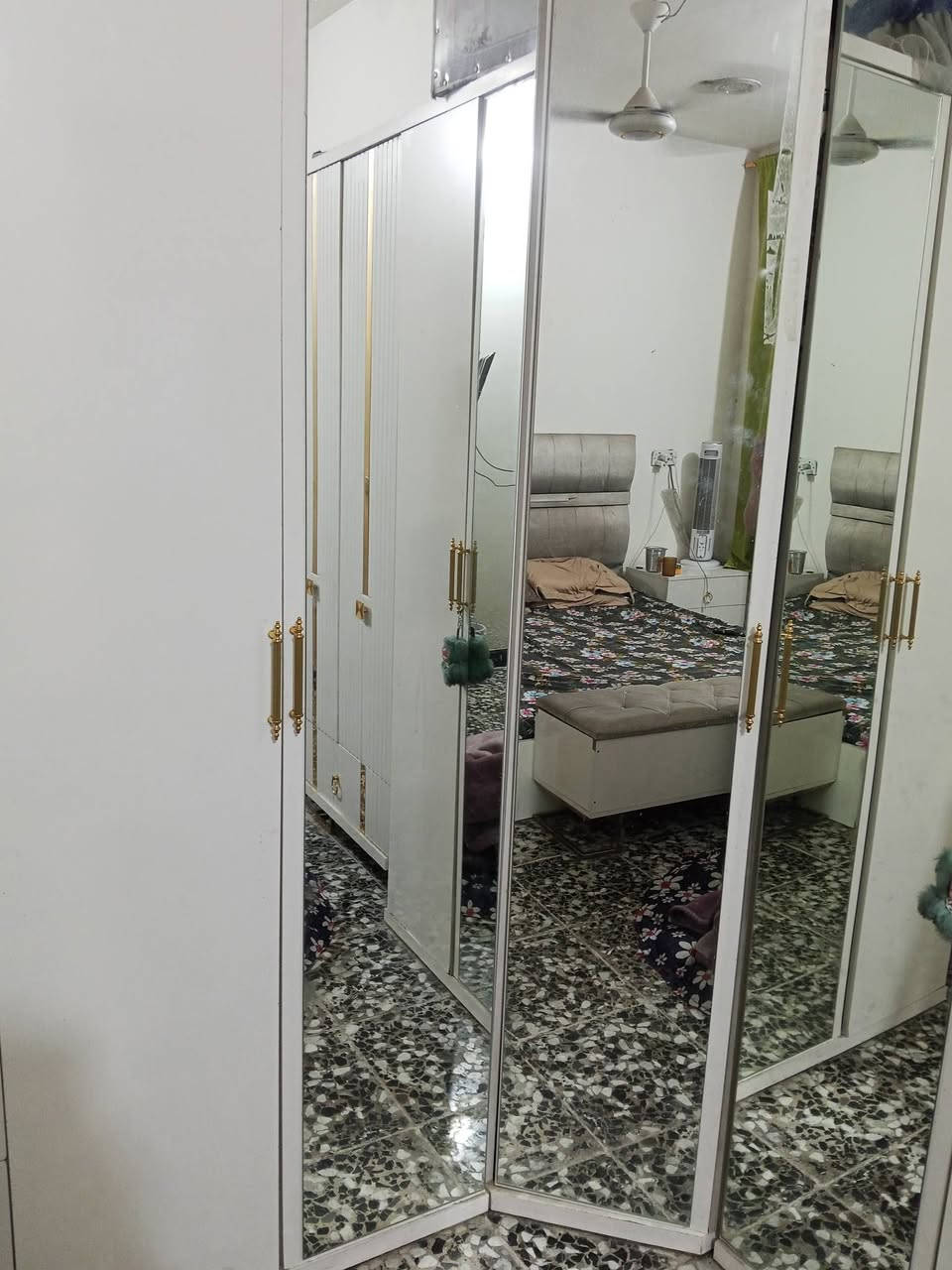 غرفة تركيه للبيع استعمال قليل 11 قطعه نظافه 95%
كنتور 3 قطع 
جرباية + ملحقاتها 2 
مجرات 
ميز + مراية طولانيه 
شازلون 
طبلية 
العنوان بغداد العبيدي 
للاستفسار وباقي التفاصيل التواصل على الرقم ***********
