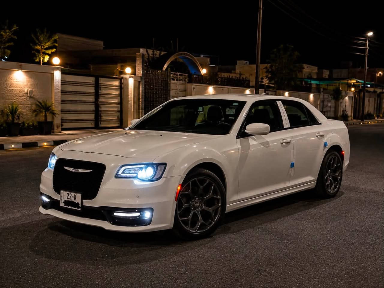 كرايسلر S300 2018 كندي كندي
فول مواصفات بانوراما 
ماعدا الرادار السياره مكفوله بيها بس شوي بارد بالجاملغ الامامي السياره جديده كلش ميحتاج اكتب تفاصيل اكثر لان معروفه مواصفاتها وسياره كلشي بيها بحالة ممتازه وجاهزه من كلشي 
*********** واتساب 
*********** للاتصال 
مكاني نجف
