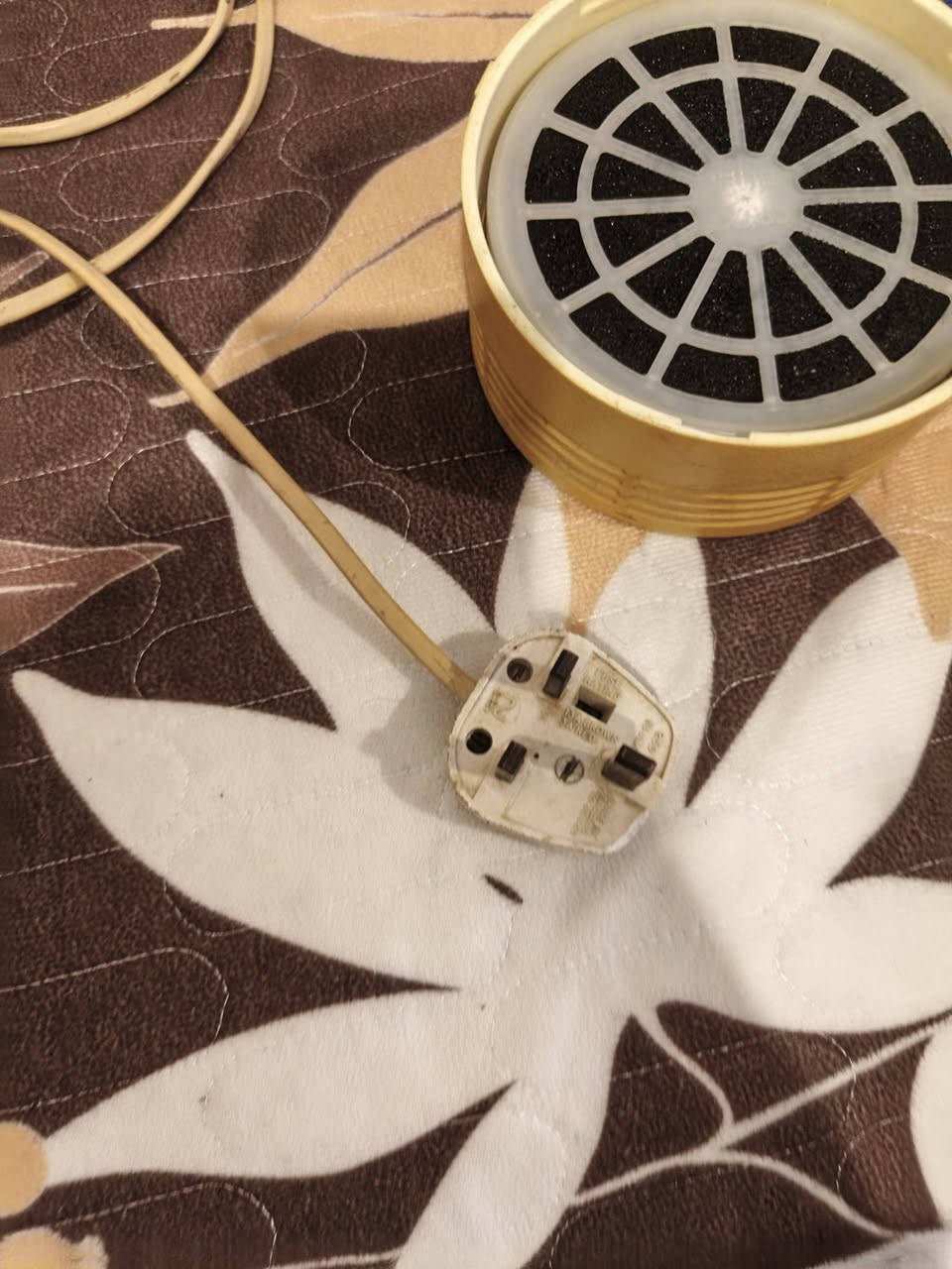 منقيه هواء للأولاد الصغار  امريكيه اصليه 
للبيع بسعر ٦  
***********
