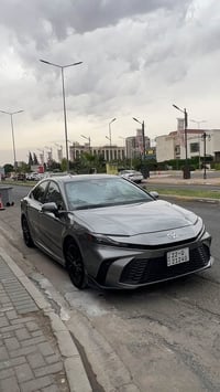 كامري SE • هايبرد ٢٥٠٠ • ٢٦٠٠٠ مايل
