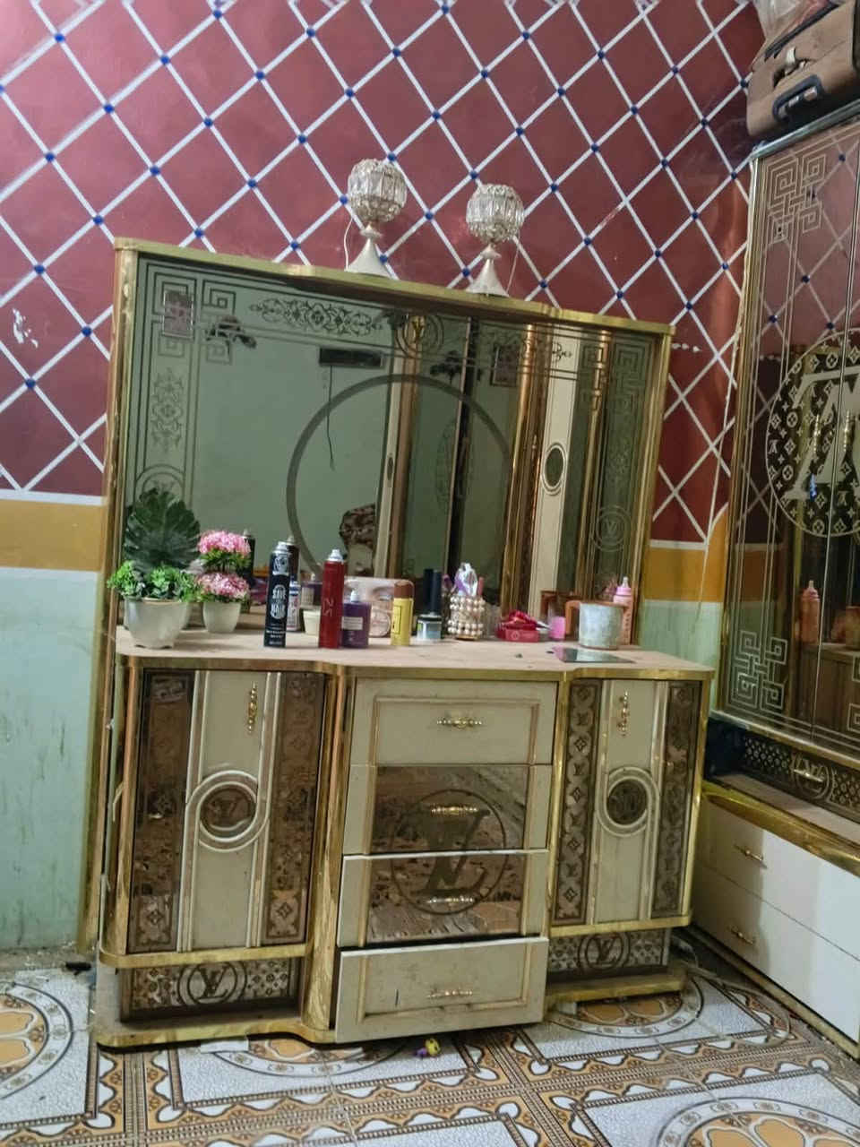 غرفه للبيع مميزه جدا ( لويزفيتون ) 🔥
العنوان السماوه 📍
واتساب *********** ☎️
