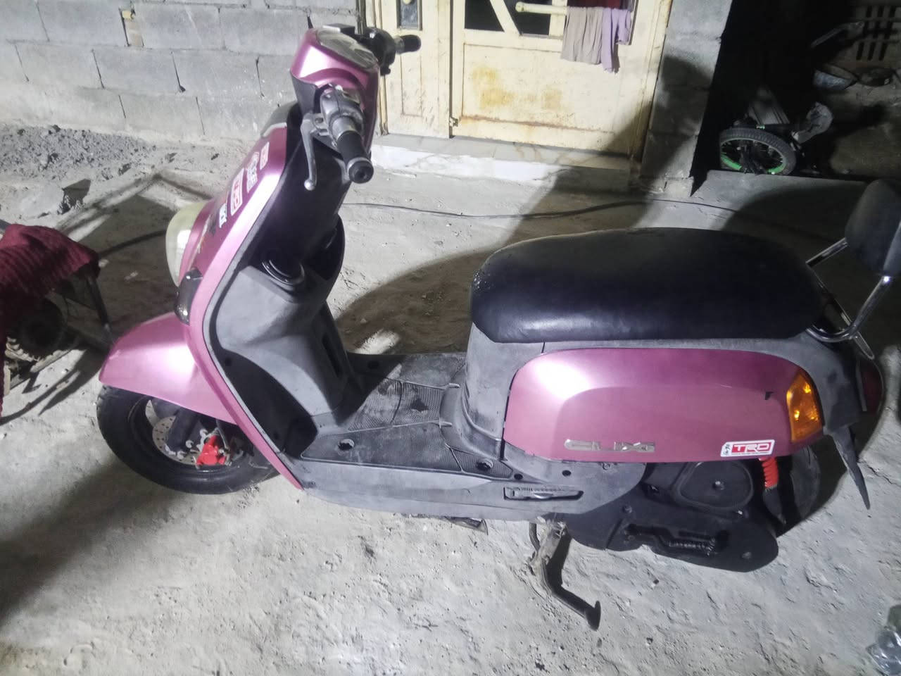 دراجه للبيع بوليس فحل دراجه نظيفه و ما مفتوحه عوزهه بس تلحيضات بسيطه رايتها 650 وبيها مجال قليل ***********
