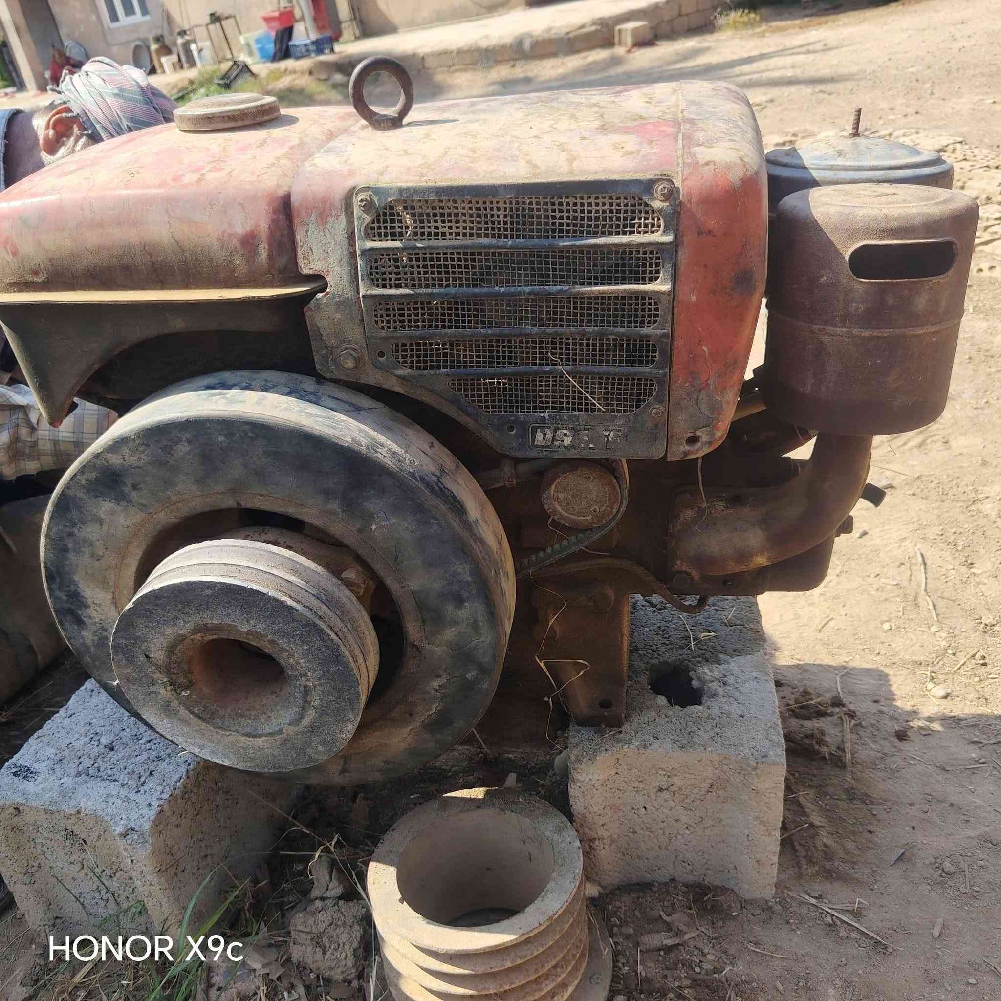 محرك للبيع حجم 15ونص  نضافه فول +راس توليد حجم 7ونص  للبيع السعر خاص  او ستفسار على هاذه ***********او على هاذه رقم ***********9مكان ديالى الخالص منطقة الناي
