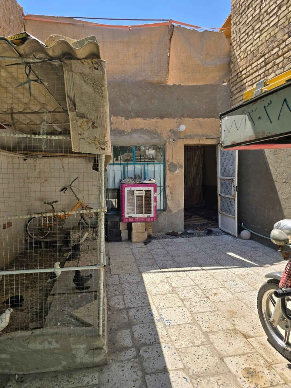 👇
يتوفر بيت 🏠المساحه198متر الواجهه9.5النزال. 17.5((منطقة حي العامل جهة اليرموك قريب ع مجمع ام البنين الطبي)) البناء عكاده قديم طابق واحد بلوك+ طابوك
  استقبال + صاله +مطبخ +2غرف نوم +صحيات داخله صحيات خارجيه +منور  فيديو واضحي
♦️💎استقبال خارجي +كراج 👇
يصلح للسكن اويباع كقطعه  اويصلح للاستثمار 
       (( حي العامل جهة حي اليرموك قريب ع مجمع ام البنين الطبي))
                  ((طابو ملك صرف.🏠 ))
👇للستفسار
العنوان كربلاء المقدسه من يريد الاستفسار الارقام متوفره شرح مفصل
من يريد ان نعرضه له بيته اوقطعته👉 فليتواصل معنا 👇👇
للستفساراكثر عن التفاصيل مراجعة
مكتب💎جوهرة الفرات💎 قنطرة السلام مجاورمطعم عين التمر
***********ميثم 
***********ميثم
