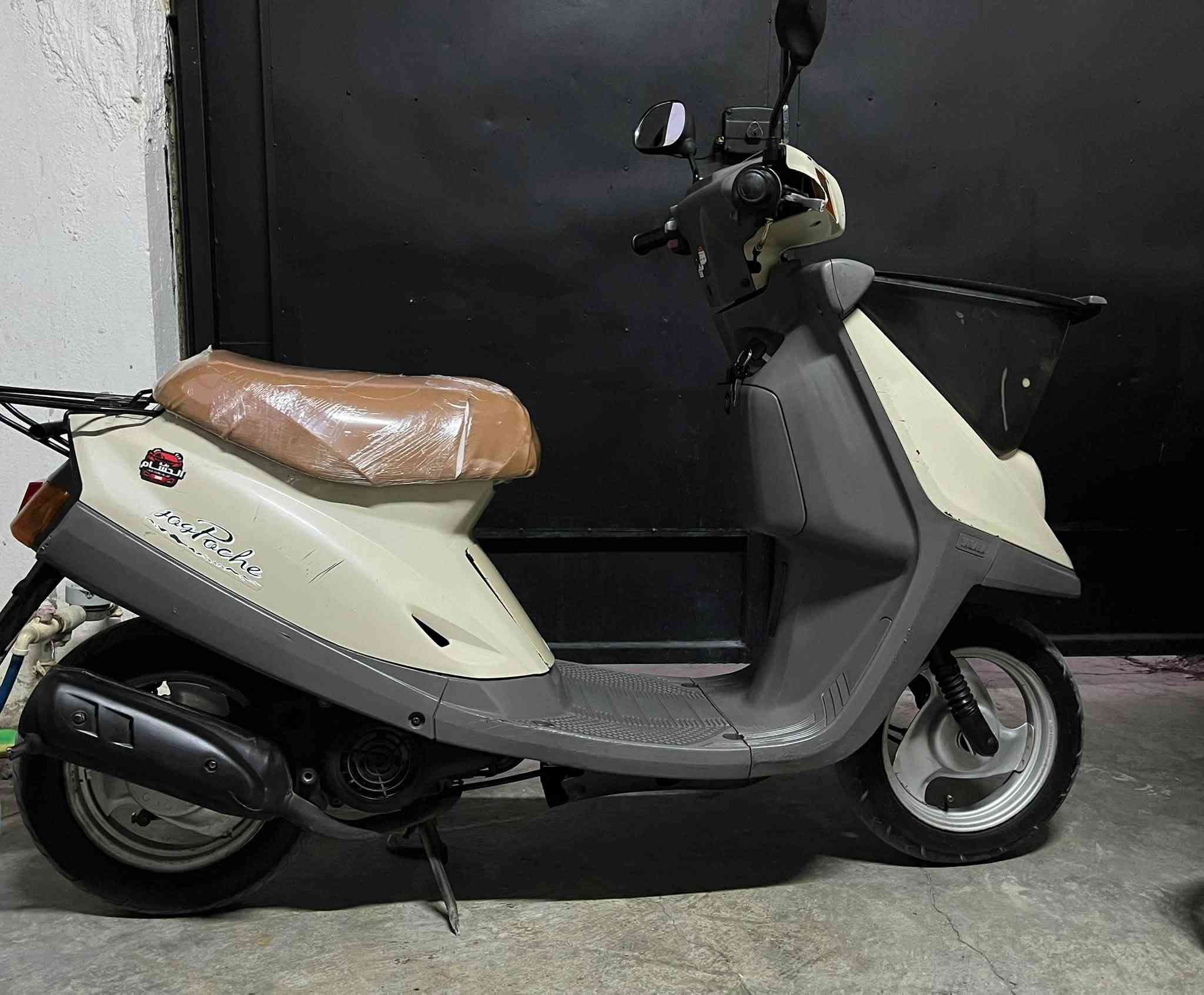 للبيع ياماها جديد 
محرك بلادي yamaha ممفتوح
كابريتر بلادي yamaha 
صالنصة yamaha 
سلف هندر كهربئيات كله شغال و بلادي 
تايرات جديد دبلات جديد صوت محرك ناعم
صوت اكسل مابي شرط الفحص الدراجة جديده
_***********_سعر-475 بي مجال
