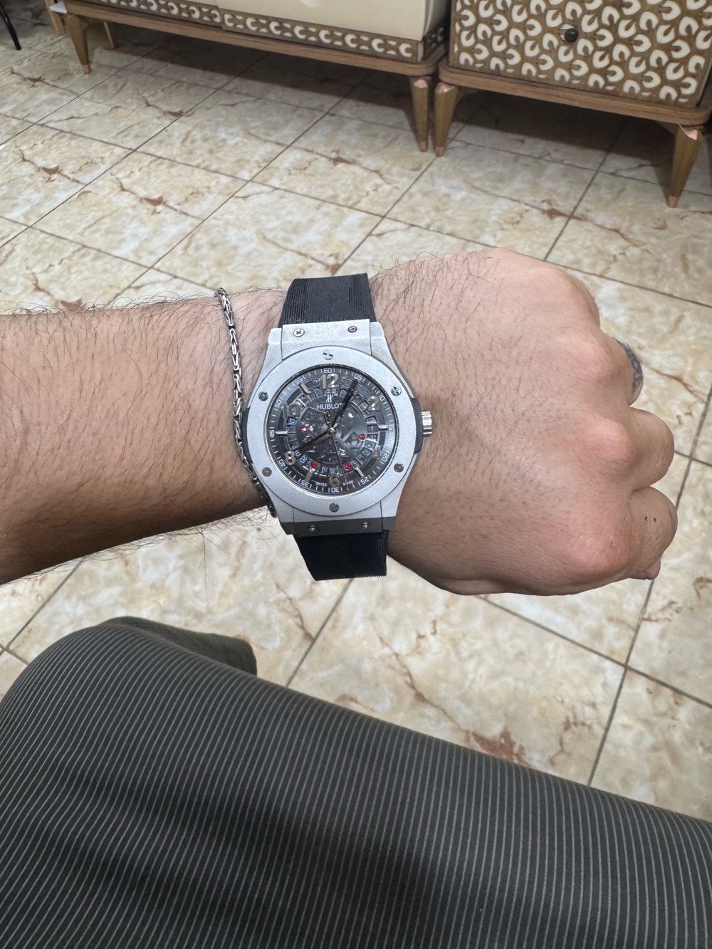 ساعة hublot كوبي ماستر نصب وحركة ايد تاريخ يومي  بالة امزن مستخدم شي قليل نظافة 95‎%‎100

السعره 50 



ديالى بعقوبه 



***********