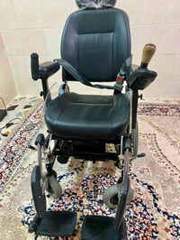 كرسي كهربائي • قليل الاستخدام • بطارية جديدة