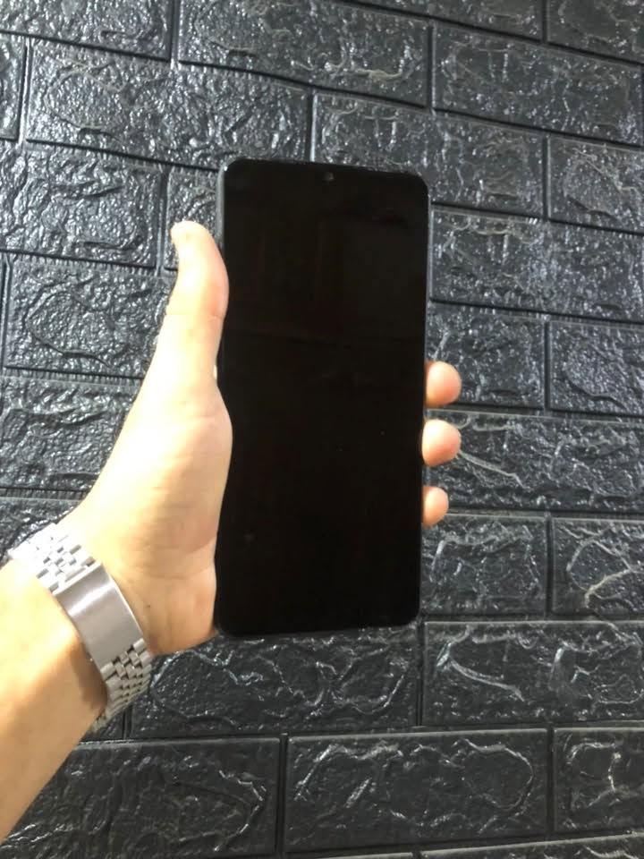 ريلمي C51 سعره 90 وبي مجال قليل
ذاكرة 128
رام 8 4+4
مبدل شاشة نوعية زينه 
مكانه ايسر للتواصل خاص او *********** رقم صاحبه واتساب
