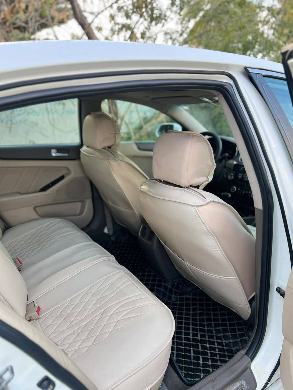 لاتاخذ صني اخذ هاي الكادنزا اقوى وارزن وسعر مناسب✨😍
☎️***********
✅ لمعرفة السعر اتصل مامتواجد فيسبوك 
كادينزا خليجي 2012 نضيفة وبضمان 
تبريد كله جديد وثلج 
بدون صبغ ولا قطعة بيها شويه بارد موضح بلسونار 
سيارة نضيفه تجي تشوفها تقتنع يلا تشتري 
4بصمات شاشة كار بلي مع كومباس 
تخم ويل وتاير جد
 رقم شمالي 
***********

نص مكتوب في الصور:
- المندلاوي CAR CHECK CENTER 3C النوع كادنرا Kia رقم السيارة 22H تاريخ الفحص 23/09/2024 اسم الزبون ايمن ابراهيم الفاحص مصطفى مروان رقم التقرير 1338-22H30602 ملاحظة : المركز غير مسؤول عن نتائج الفحص بعد خروج السيارة منه صبغ مفتوح خدوش تعديل بارد يوجد حالوب في اجزاء السيارة جاملع امام ايسر بارد جاملع خلف ايسر ملخ جاملع امام ايمن بارد باب صدر بارد جاملع خلف ايمن بارد 3C 2024 -09- 23 المندلاوي صندوق ملخ دعامية خلف ملصق ملخ بداية لعد امام ايسر صبغ نيكل+بارد دعامية امام ملصق يوجد سحوط ورصعات و تكخيل في اجزاء من السيارة لم يتم فحص براعي الأبواب بسبب الدهن و الأوساخ العنوان : بغداد الرصافة / شارع فلسطين / قرب مول النخل الشارع المؤدي الى الباب الشرقي .. *********** *********** بغداد الكرخ / نفق الشرطة / شارع الكنيسة / مقابل نابرس مول ... للاستفسار *********** *********** bagdat@carcheckcenter.com 3calmandalawy 3C.almandlawy 3C.almandlawy