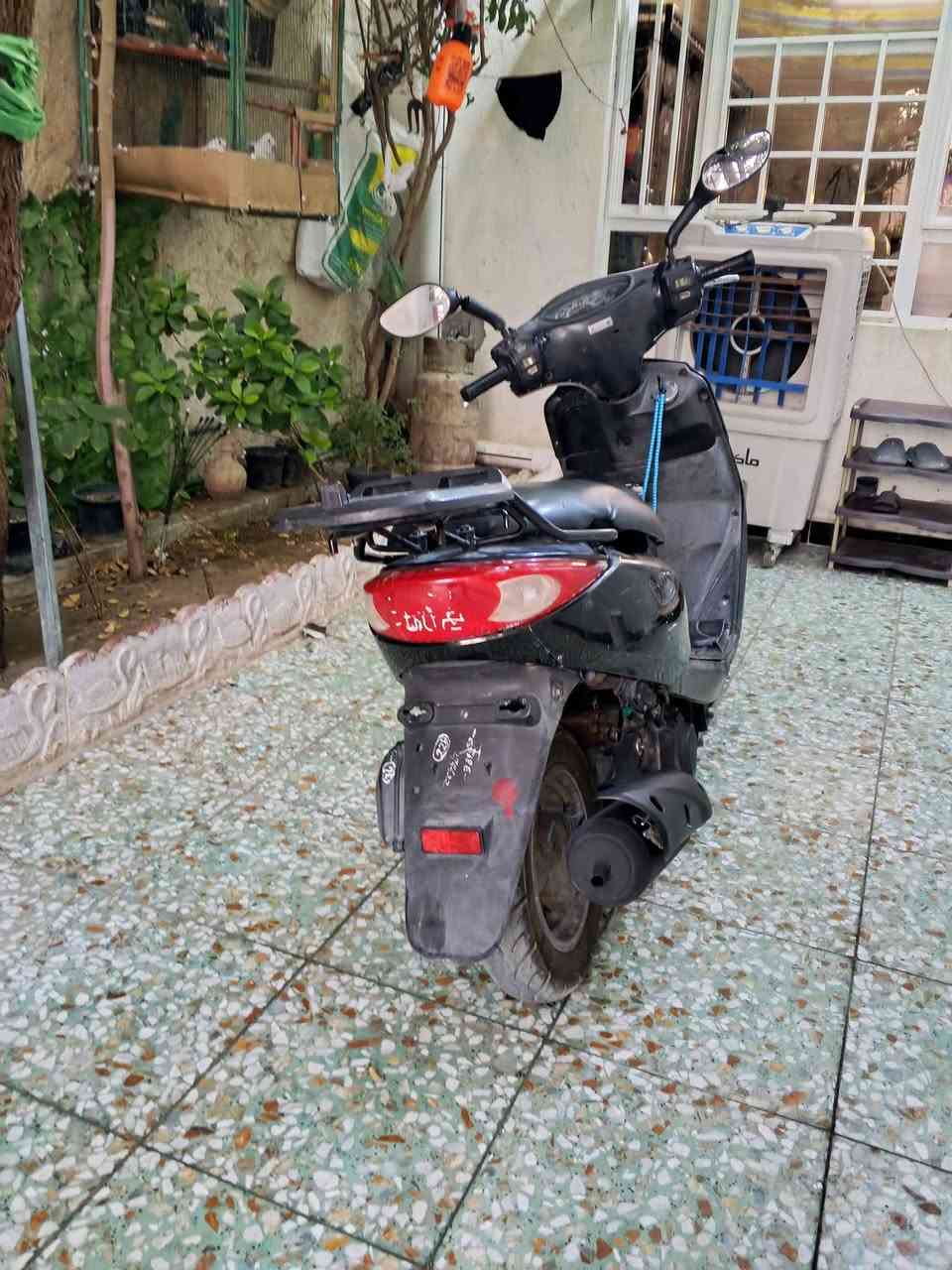سلام عليكم دراجه بريز للبيع كهربائيته كله شغاله لايت اشاير سلف هندر نكره وحده لا التبخير لانضوح المكينه الدرجه احله من الصور العنوان بغداد نهايت حيور سبع قصور الرقم ***********
