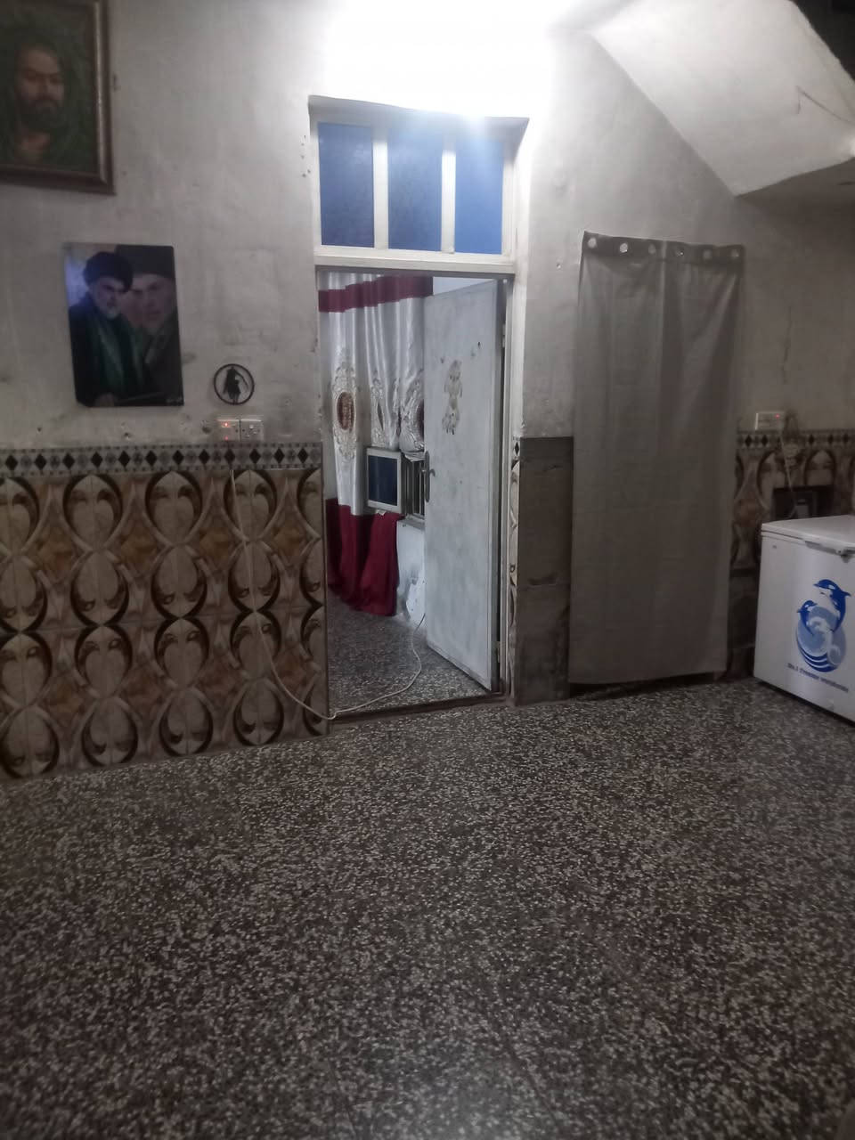 بيت للبيع حي النصر الثانيه مساحته ٢٠٠ متر السعر ٤٥ وبي مجال ***********
