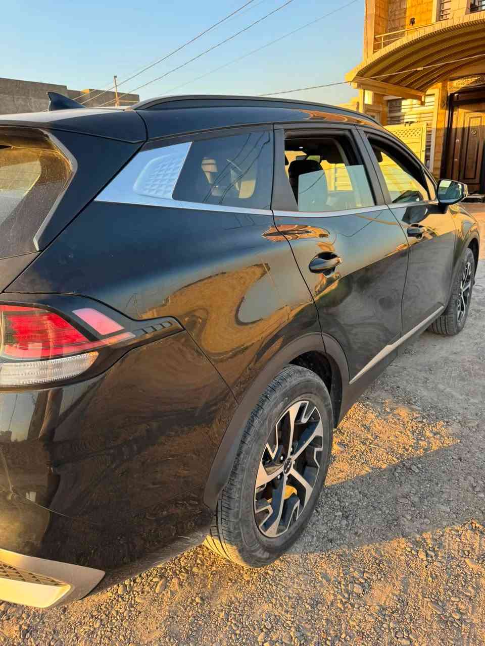 متاح أسبورتج  أمريكي هايبرد23  محرك ١٦٠٠ تيربوسياره قويه واقتصاديه ماشيه ٥٥ لون اسود وكشنات جلد اسودّ كير AT 8 نمر تدفئه وتبريد بل كشنات سلايد روف رادار امامي خلفي ومانع اصتدام وتحديد مسار ونقط عمياء واشاير بل مري و حساسات امامي خلفي وسايد بريك بصمه وأربع  انضمه قياده وفور ويل تشغيل عن بعد وناطقه وبيه بعد مواصفات اتصال على رقم ***********
