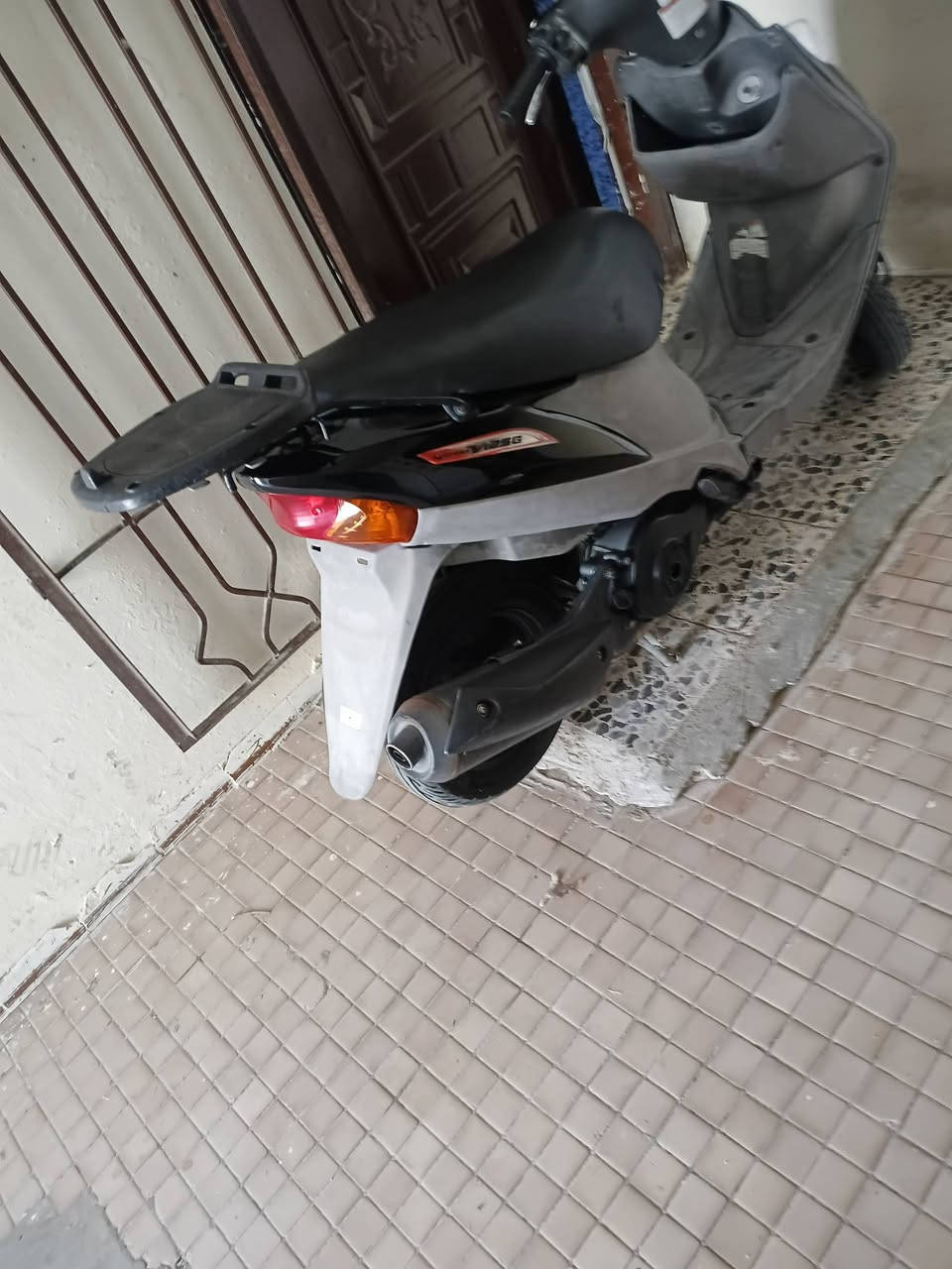 ***********
