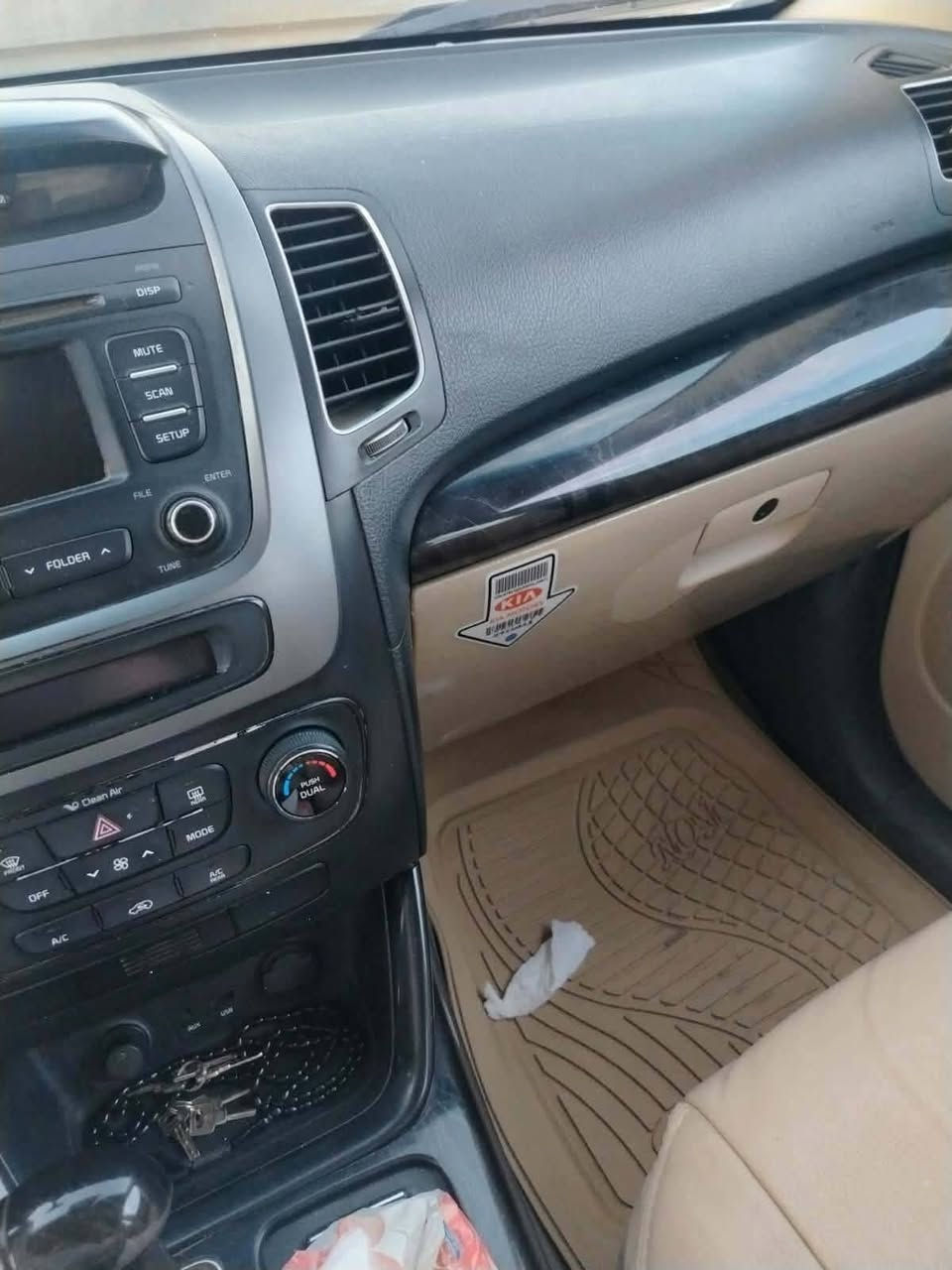 موديل ٢٠١٤ قادسية
سورنتو مكينة أربعة

السيارة دفع رباعي فول عدا البانوراما

رقم دولي سنوية ٢٠٣٠

سنوية بأسمي 

تبريد ٣ قطع

٧ راكب

سيارة نظيفة أحلى من الصور

تبديل بنيد بدون دواخل

مع بارد قليل باب اليمين

( ١٣٨ $ ) وبيها مجال

أو مراوس النترا خليجي

١٥ أو ١٦ أو ١٧ أو ١٨

تفاصيل أكثر الاتصال على الرقم

***********
