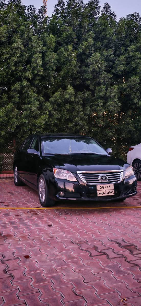 *الأفالون 2007 لمتد Limited*
*مواصفات تويوتا أفالون 2007 LIMITED*
*المكينة*: 3.5 لتر V6 - 268 حصان - دفع أمامي  
*الكير*: اوتوماتيك 5 نمر  
*الداخل*: جلد طبيعي + تدفئة بالكشنات الأمامية + ميموري لكرسي السايق  
*السقف*: فتحة سقف كهرباء بانوراما  
*الشاشة*: شاشة أصلية + 6 سيديات + سستم JBL صوت 12 سماعة  
*التبريد*: دبل تبريد ديجيتال + تبريد للمقاعد الخلفية  
*الأمان*: 8 ايرباك + ABS + مانع انزلاق TRC + كاميرا رجوع  
*إضافات*: بصمة تشغيل + بصمة أبواب + كشنات كهرباء  + زنون أصلي

*الرقم*: سليمانية  
*الممشى*: فوك 200 الف كم  
*المواصفات*: فول 1/1 
*الصبغ*: بنيد + جرد بالقمارة فقط، الباقي مكفول  وبارد  
*الحالة*: مكينة كير تبريد شرط، تخم تاير جديد  
*السعر*: 120 ورقة وبيها مجال للشراي  
*المكان*: [الفلوجة]  
*للاستفسار*: ***********
---
