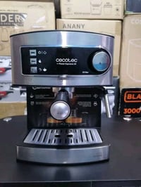 ماكينة اسبريسو • ٢٠ بار • مستعملة