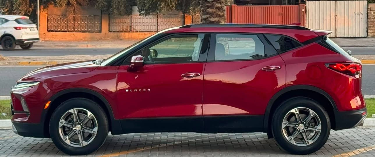 Chevrolet blazer 2023 Lt شوفرليت بلايزر
ماشية 43 الف 
حادثها جانبي قطعتين صبغ و قطعتين مبدل نفس اللون 
( لغد شاصي مكفول ) 
المواصفات Lt : 
-تشغيل عن بعد
-بصمة ابواب مع بصمة تشغيل
-كراسي كهرباء 
-شاحن لاسلكي
-انظمة قيادة
-فور ويل مع عدة انظمة
-تبريد قطعتين منفصل
-رادار امامي مع نقطة عمياء
-بك لايت led
-هاند بريك بصمة
-حساسات خلفية
-جنطة كهرباء
-نظام اوتو ستوب
جديده جدا بدون اي نواقص تراي زيرو
 مكاني بغداد / الكرخ
السعر 168 ورقه وبيها شي بسيط 
***********

