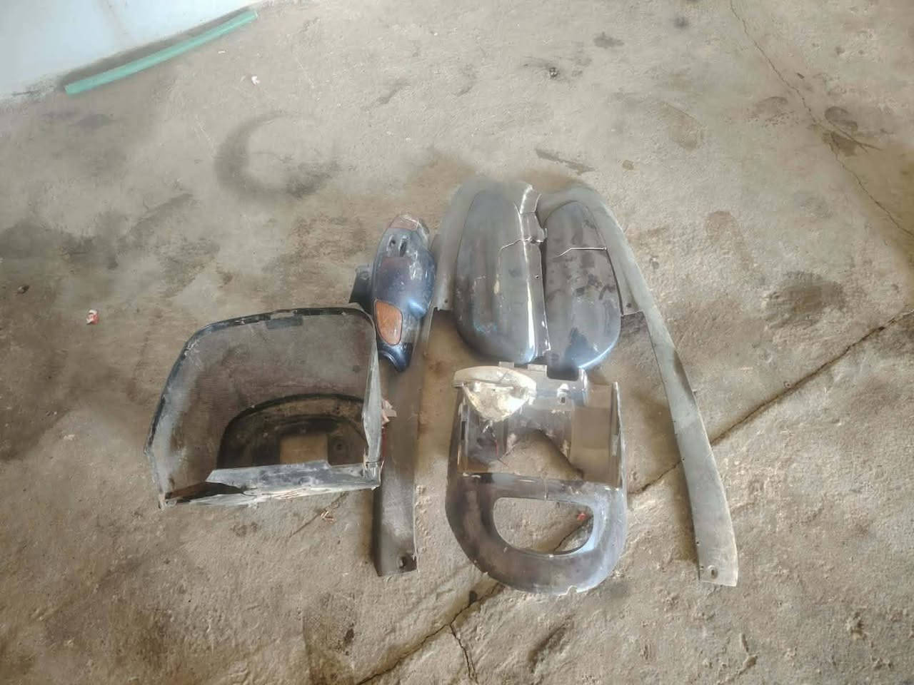 ماطور نفخ خوان مال روحه وجيه ماطور نضيف مكينه حلوه لاونه ولاصوط غرضو كله موجود ويرمنيه لايت شغال سعر150. ***********
