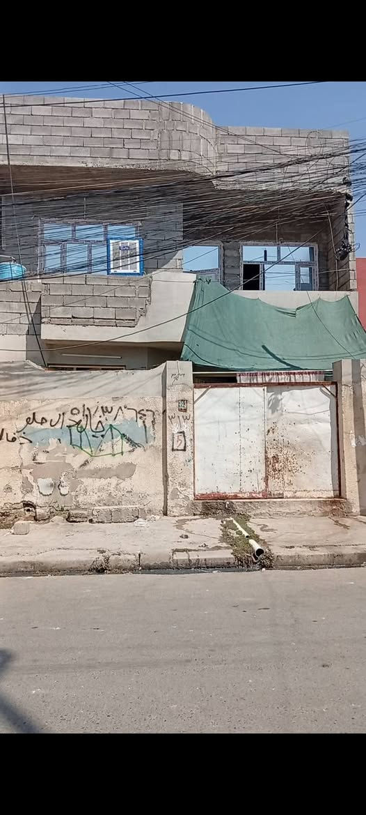 🏠 دار للبيع في حي الإصلاح الزراعي
📐 المساحة: 130 متر
🛏️ 5 غرف + استقبال + مطبخ + مشتملات
📍 موقع جيد
📲 للاستفسار واتساب: ***********
