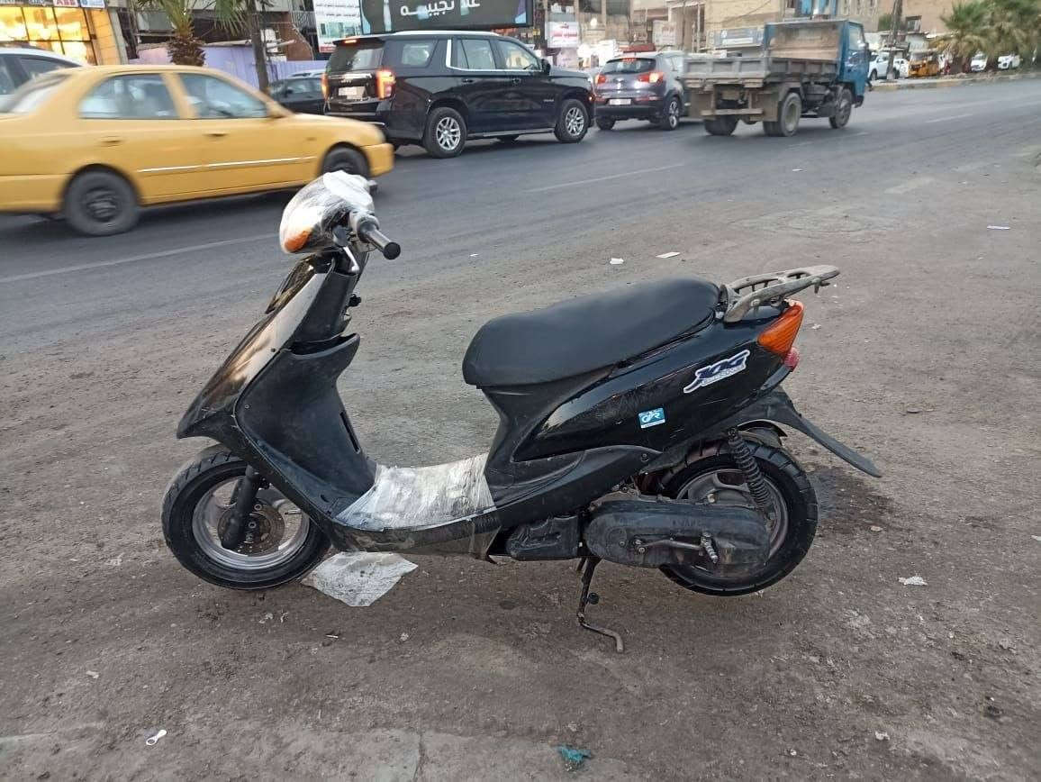 عصفوريه جديده نقص باتري فقط السعر ٢٧٥ وبيها مجال الاتصال ***********
