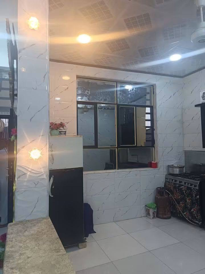 🏡دار للبيع🏡
المساحة: 180 متر مربع
✅ #طابو_زراعي_سند_25_أقرار_محكمه
الموقع: النجف مقابل ملحق   قرية الغدير عمود 317

مواصفات البناء:غرفتين   نوم وصاله ومطبخ استقبال حمامات داخليه و 
بناء مرتب (أساس + سقف كونكريت + طابوك)
أرضية بورسلين أبو الـ 60

الخدمات:#بعد_عن_سوق_100م
ماء كهرباء مدارس سوق تبليط مولد ذهبي 

للاستفسار والاتصال:
***********
