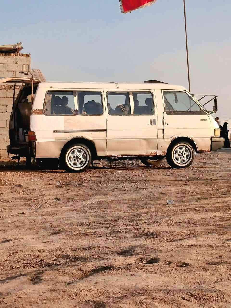 سلام عليكم كيا البيع 
سنويته ال 2029 
جاهزه بس مكينه خيط بخار 
المكان الدوانيه 
‏‪***********‬‏
