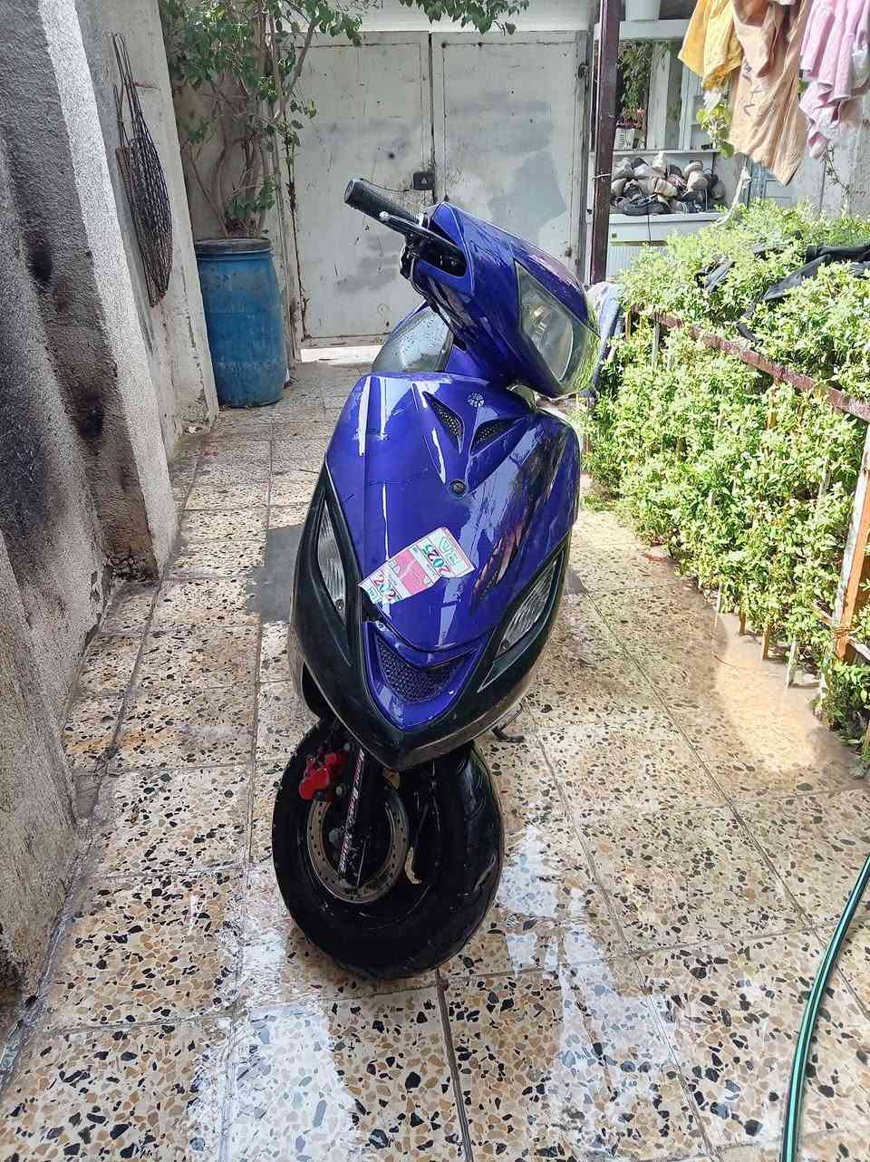 سلام عليكم دراجه ماكس نضيفه كلش كهربايات كلها شغاله نكره سلف سعر 300 وبيها مجال مكاني بغداد الشعله الاتصال على الرقم ***********
