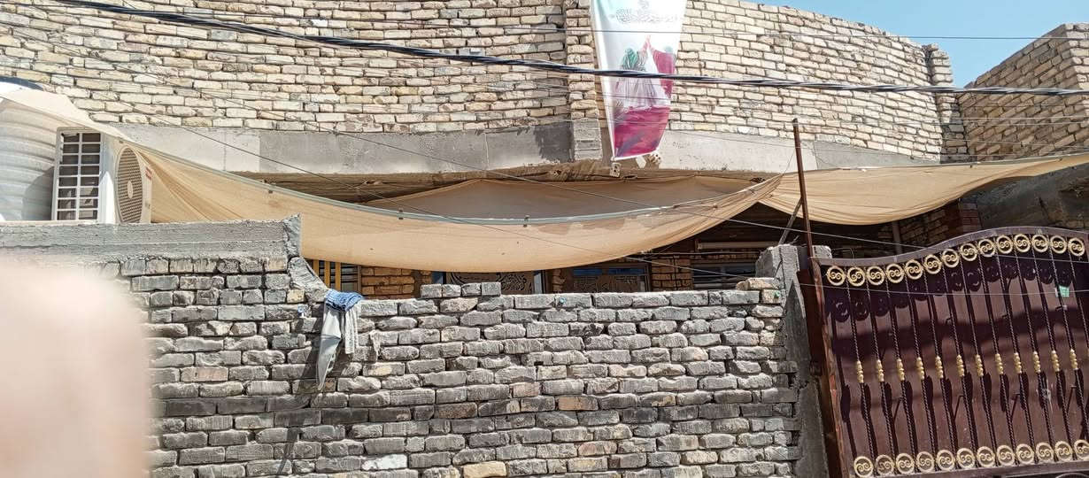 بيت للبيع المساحه 200 متر بكاع علي راضي شارع رقم 8 ولسعر مناسب رقم صاحب الدار ***********
