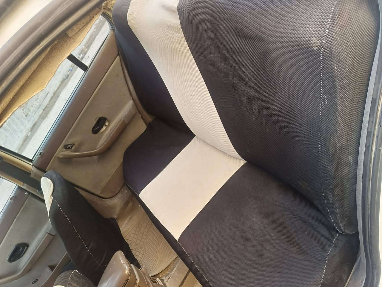 السلام عليكم سمند للبيع موديل ١٠
مكينه كير وحداديه تخم تاير كهربائي كلهه شغاله جاهزه السياره تبريد عوزه بس غاز
والكشر شوف العين بيهه ضربه بالجاملغ الخلفي وقبق الجنطه
معروضه ب ١٩ وبيهه مجال بصيط ***********
مكان نجف
