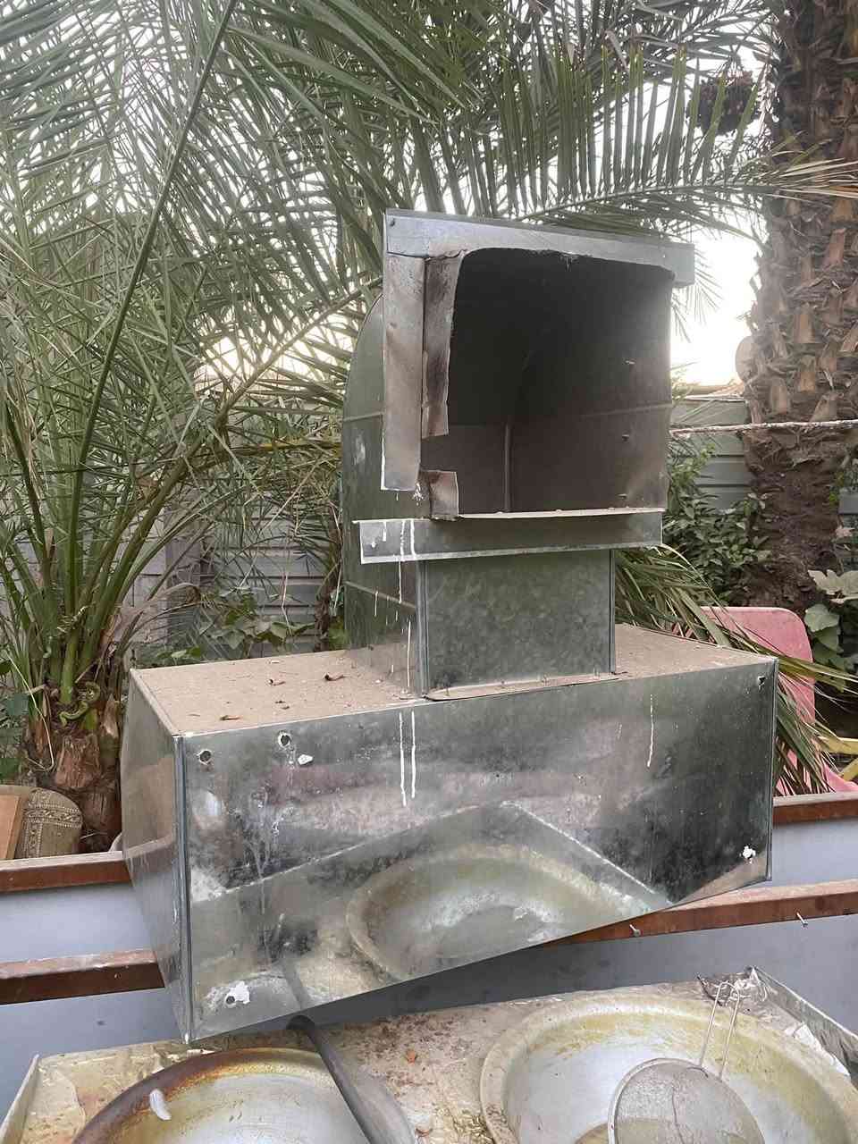 السلام عليكم غراض مطعم للبيع.
كريل بركر هوه و الميز مالته سعره ١٢٥ 
جام خانه مال فلافل كامله و نضيفه سعرها ١٥٠ 
طباخ ابو العينين مال فلافل سعره ٧٥ 
ميزين واحد طوله متر و ثاني طوله مترين و ربع سعره ٢٠٠
ساحبه و القاعده مالتها كامله سعرها ١٥٠ 
مكاني بغداد الزعفرانيه. رقمي ***********
