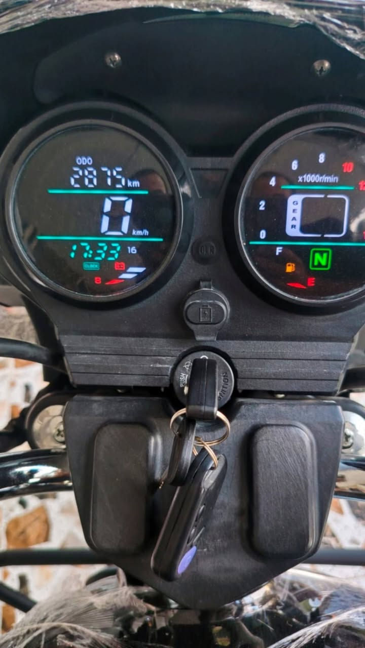 دايوان سكنر شكل ال26 محرك 200cc أخت زيرو ماشيه 2000
مكفول كفاله عامه دراجه ما ناقصه شي واحله من صوره تشغيل

عن بعد  لايت لد كهربائيات كله شغاله الشراي يتصل 

مكاني ديالى  الخالص رقمي لاستفسار ***********
