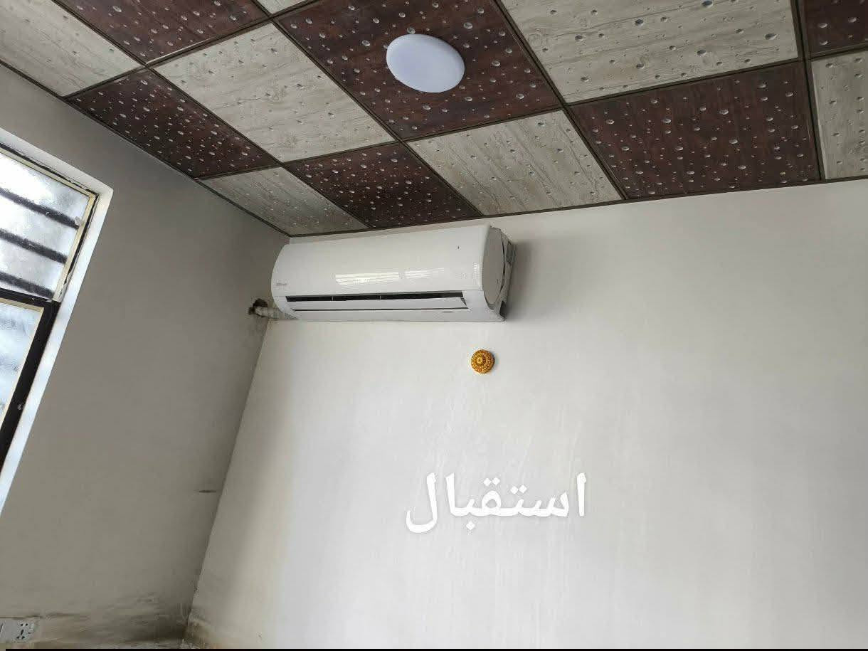 بالسلام عليكم بيت طابوك مسلح مشمول بتطويب مرقم 100مترشارع المطار القديم قرب حسنية ام النين  ثالث فرع عن عيادات البراكيه شارع عرضه 6مرتب مكانه حلو ثالث بيت عن اسواق ابو طالب مكاتبته موجوده سعره 36 نقدي فقط ***********بي واتساب
