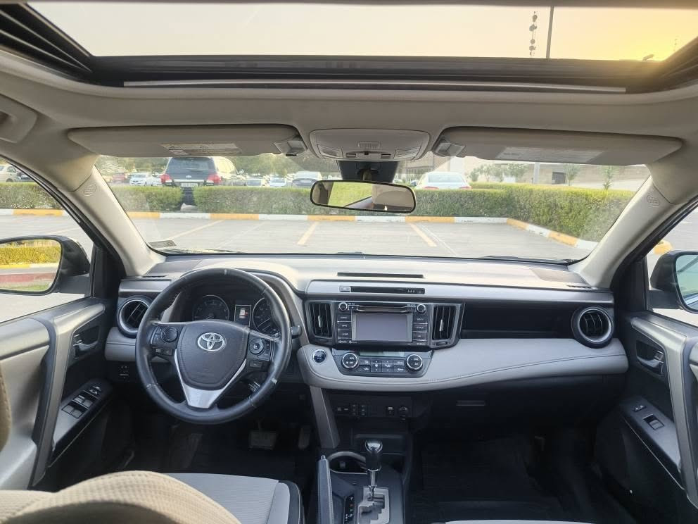 toyota rav4 2018 XLE 
‎(سعری :155 وەرەقە مەجال )
‎
‎تۆیۆتا ڕاڤ فۆڕ 
‎مۆدیل : 2018 
‎١٢٩ هەزار کم ڕۆشتیە 
‎مواسەفات: XLE سلاید فول مواسەفات 
‎ناو سپی ، ڕاداری ئاوێنە ، سندوق شەفت ...هتد 
‎دەبل ئەکسل 
‎گێرو مەکینە بەشەرت 
‎دوو پارچەی سبوخە (سندوق ، بۆنید )
‎ئەرباگ بیلادیە نەتەقیە  
‎سەنەوەی دوو مانگی مایە 
‎شوێن هەولێر 
‎ڕەقەم تەلەفۆن : *********** 
‎رەقەم شانسی : 
‎2T3RFREVXJW837205
‎ أربيل, العراق
