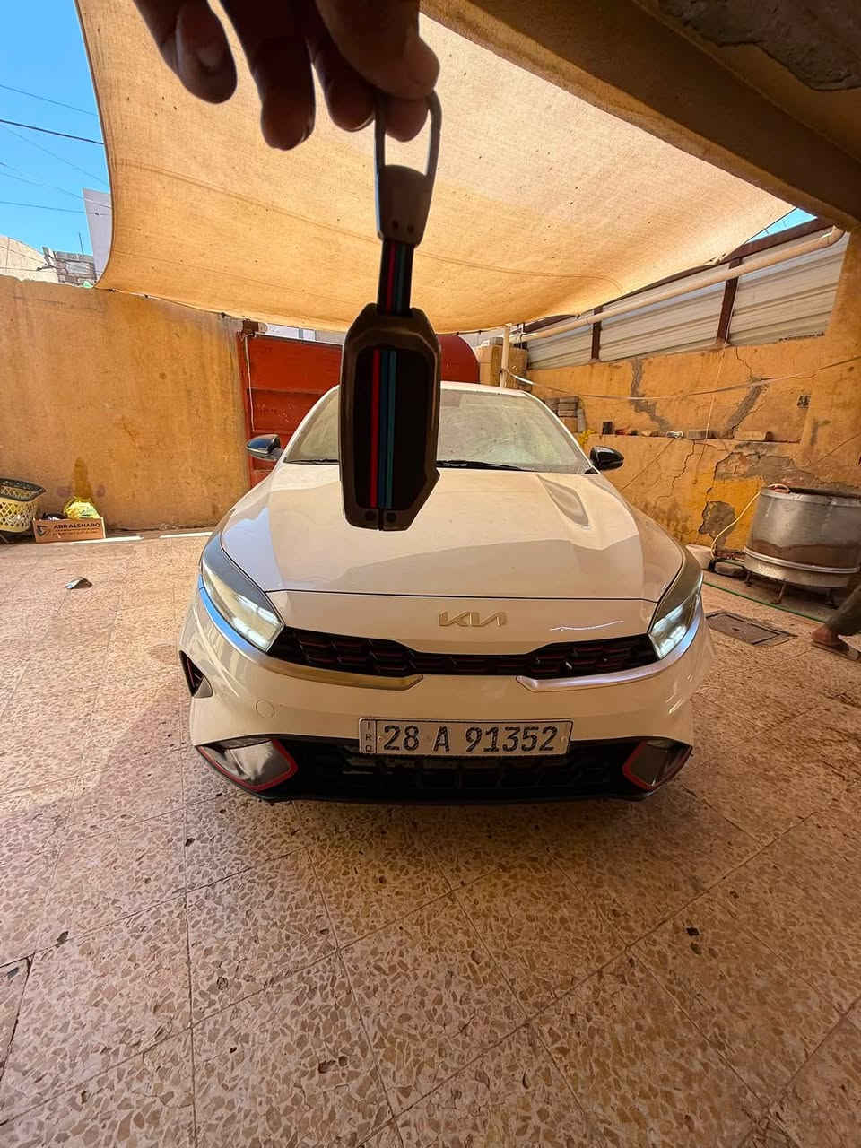 السلام عليكم ورحمة الله وبركاتة
كيا فورتي موديل 2022 
فئة GT  رياضي وارد امريكي
فول مواصفات 1/1 بدون فتحه 
. تشغيل بصمة
. تحكم  مسار ذاتي
. رادار
. تشغيل عن بعد
. كشنات جلد بشعار GT
. قطعتين تبريد
. قياده ذاتية
السعر 120 $
للأستفسار اكثر 
الاتصال ع الرقم 
***********
مكان السيارة النجف حي الجزيرة
