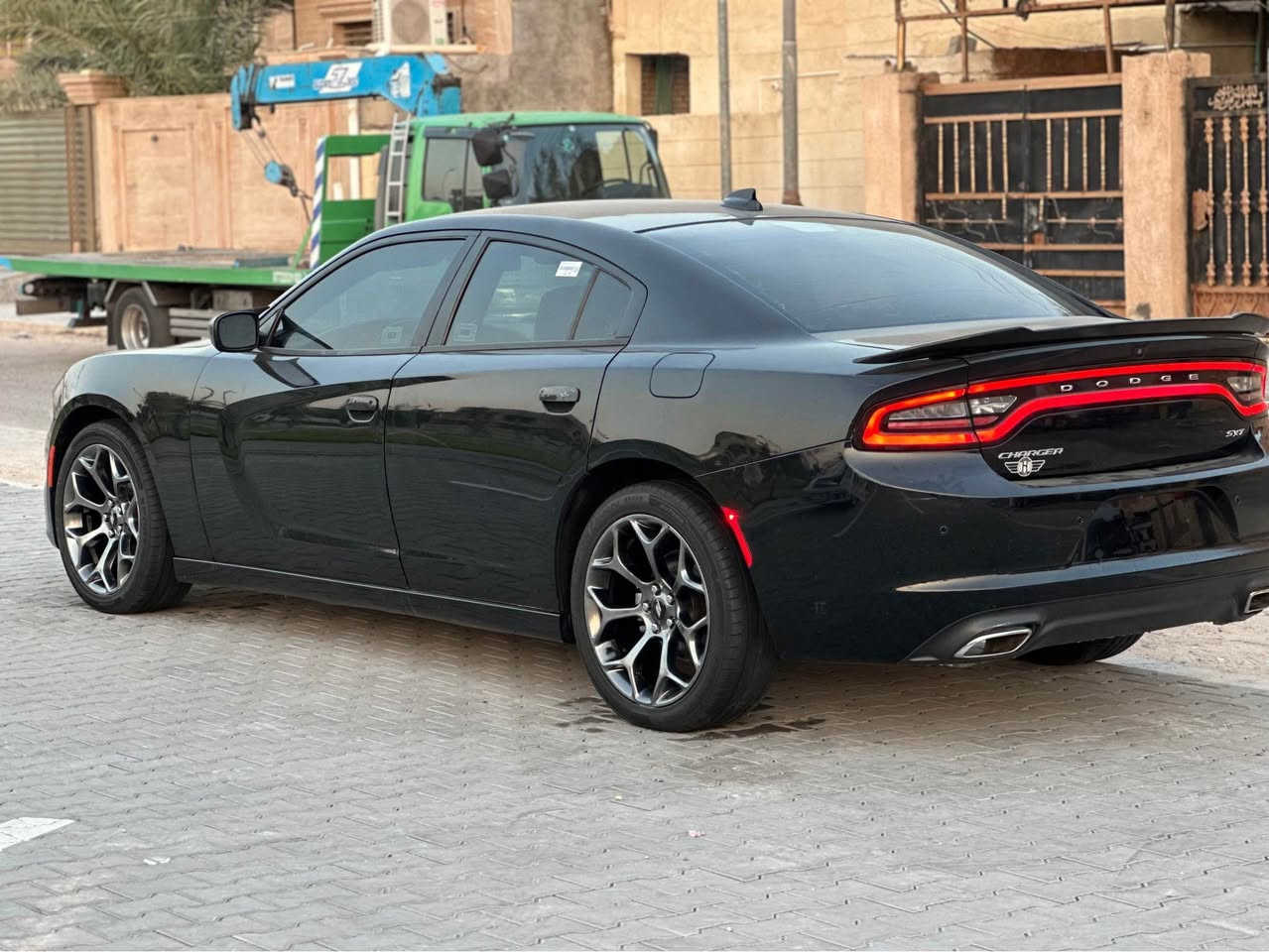 سلام عليكم دوج جارجر 
2018 تبديل قطعتين بنيد جاملغ 
SXT شاشه جبيره كاربلي ومعروفه الباقي 
مكينه كير تخم تاير حداده تبريد كله جديد 
ماشيه 170 m رقم بصره بأسمي سنويه 29 
سعر 180 البصره دور الظباط 
الاتصال *********** البصرة, العراق
