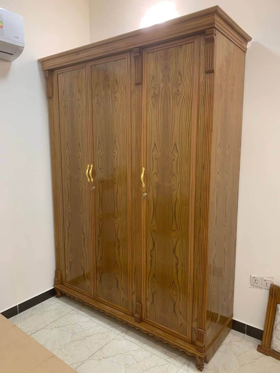 🪚✨ غرفة لأحد الأخوة حسب الطلب ✨🪚

تنفيذ حسب المواصفات المطلوبة:
• 🌳 دنك زان
• 🪵 ظهر جرجوبة
• ✨ وجه داخلي وخارجي
• 📏 معاكس صاج طبيعي 5 ملم
• 🛠️ تشطيب دقيق وجودة عالية

ننفّذ أعمال النجارة حسب الطلب وبالمواصفات التي يرغب بها الزبون. 🤎🪚

📞 للاستفسار والتواصل:
***********

#نجارة_عراقية #غرف_نوم #غرف_حسب_الطلب #نجارة #عفك #ديكور
