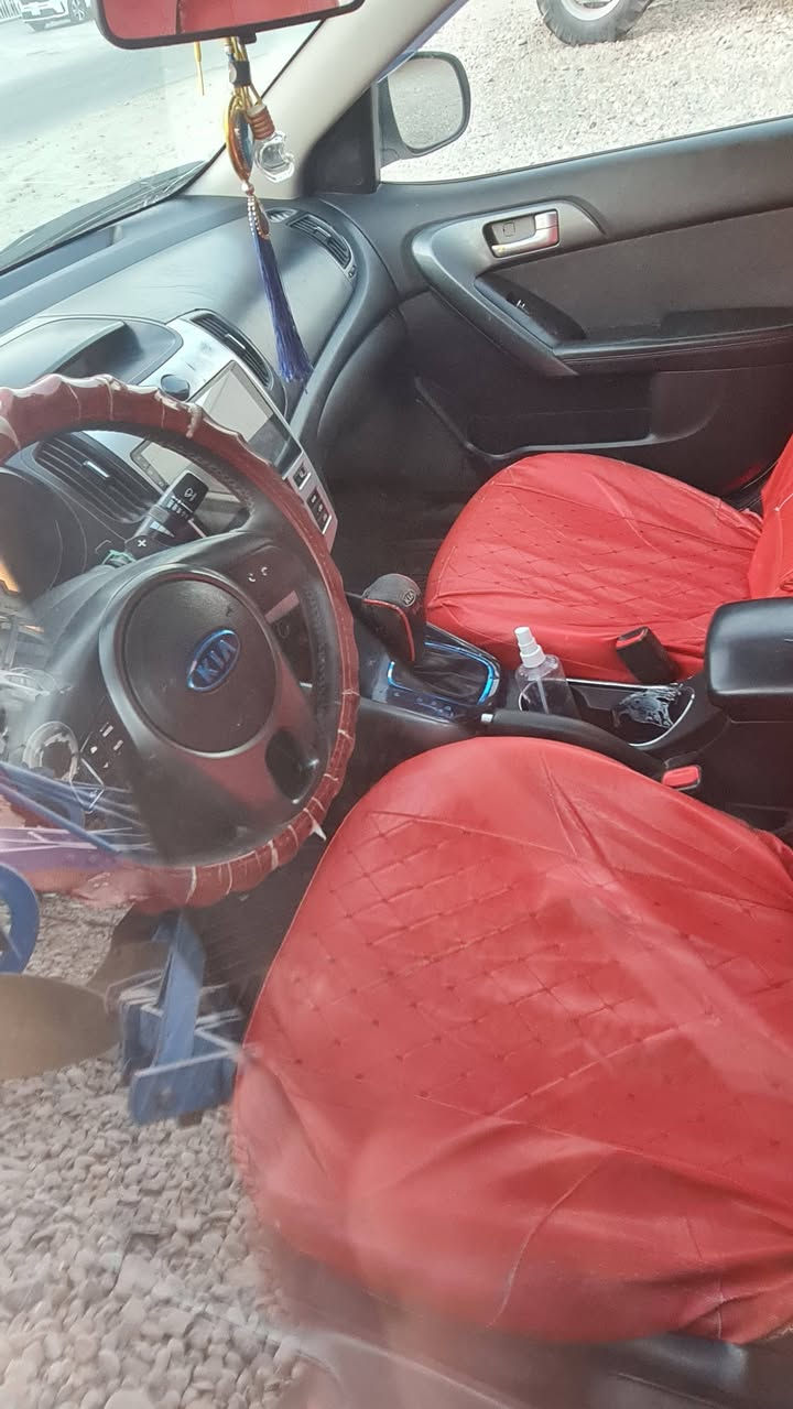 البيع سيراتو موديل 13 رقم سليمانيه  سنويه نافذه محرك لا تبخير ولا تنقيص بيه صبق باب سايق سياره جاهزه مكاني واسط الزبيديه ***********
