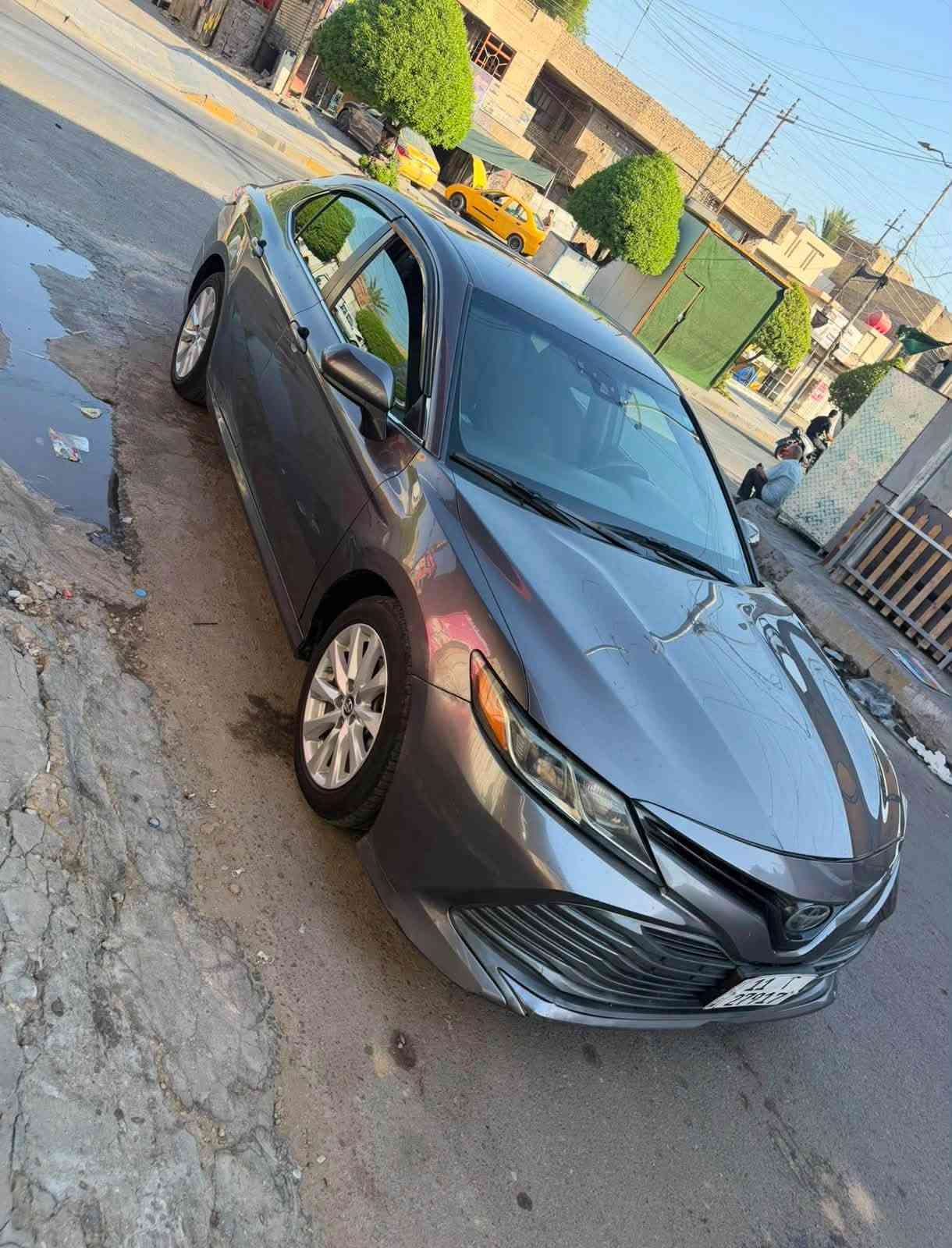 السلام عليكم 
تويوتا كامريLE 
السعر١٤٠ وبيها مجال 
موديل2019 رقم بغداد الجديد بسمي  
عداد المسافة 73 الف
حجم المحرك 4 سلندر2.5L  بانزين 
صور السونار داخل المنشور 
وصور الحادث كذالك 
مكينة كفاله من كلشي والكير كذالك 
حداديه صدر جديده تخم تاير جديد 
السيارة نظيفة كلش وجديدة  متعوب عليه 
الاستفسار ***********
العنوان بغداد
