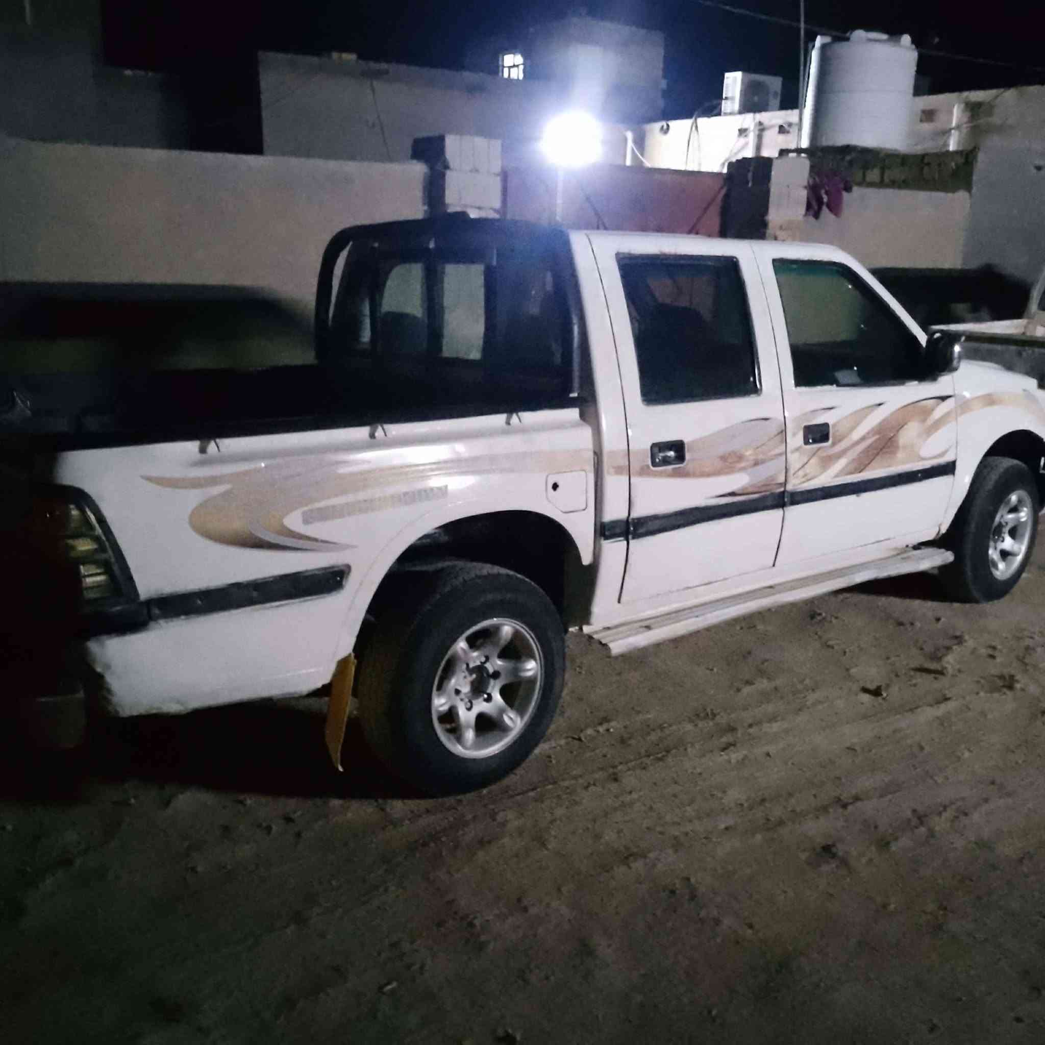 كنوه 209 ادوات مكينه ثري واي جديده كير جديد حداديه جديده تخم تاير جديد كهربايات كله شغاله شواصي مكفوله عله وضع لبلاد سياره جاهزه من كل نواحي السعر 19 ***********
