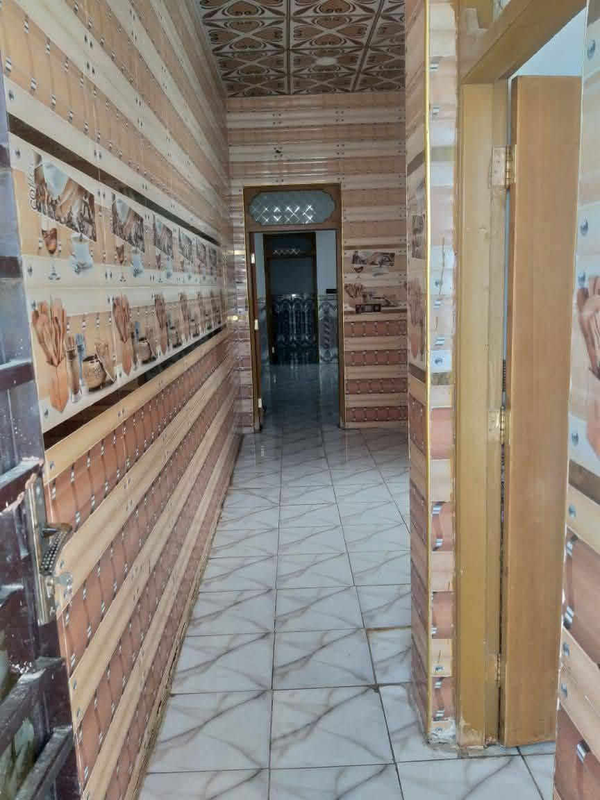 اللهم صلي على محمد وآل محمد
بيت للرهن 100م ع ساحة بحي النداء منطقة 52 مقابل مقر شركة المجاري والمدارس يتكون من غرفة وصالة ومطبخ واستقبال وصحيات وحديقة ممتده لباب البيت الرهن ب20

استفسار ***********
