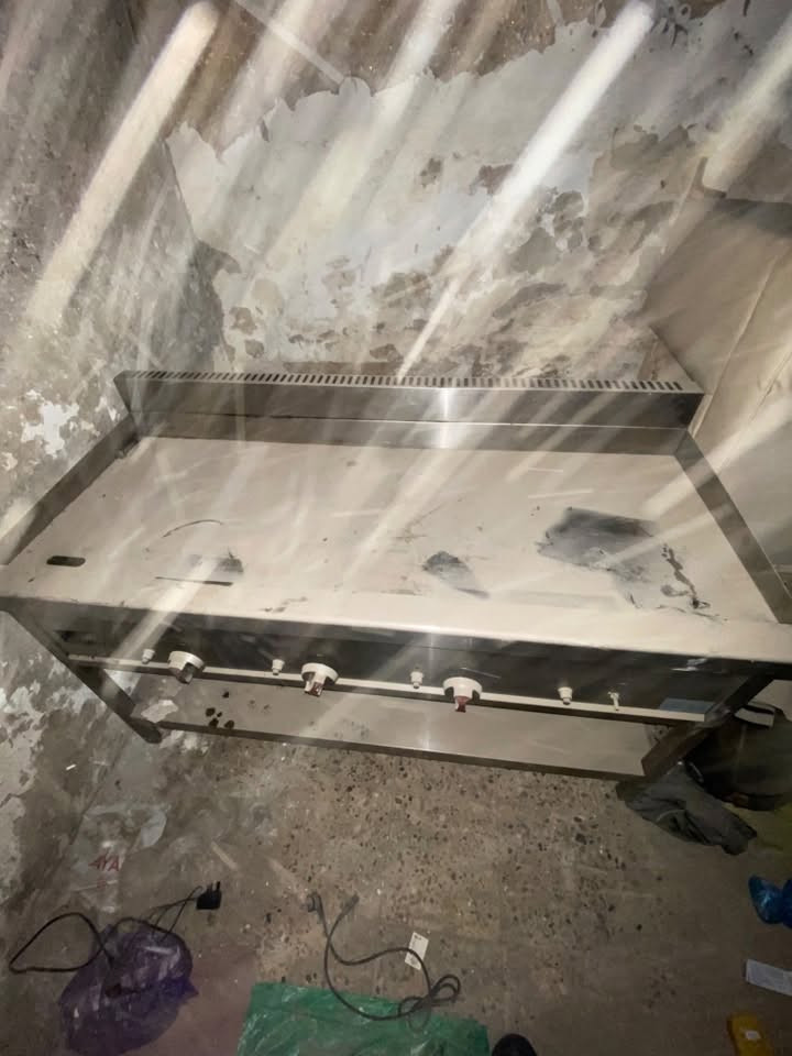 مستعمل نظيف اخو الجديد
كرل متر ونص الكبير 
السيراميك الثكيل 
ماموجود بلسوك كلش قليل 
اهل المصلحه يعرفون عل يانوعيه احجي وشنو قوته ومتانته 
كرل مال عمر تنسى تبدله 
نظيف كلش مبين من الصور بلرغم من تراب عليه وامبين نظيف 
ب٩٠٠ الف 
موجود واتساب فقط ***********
