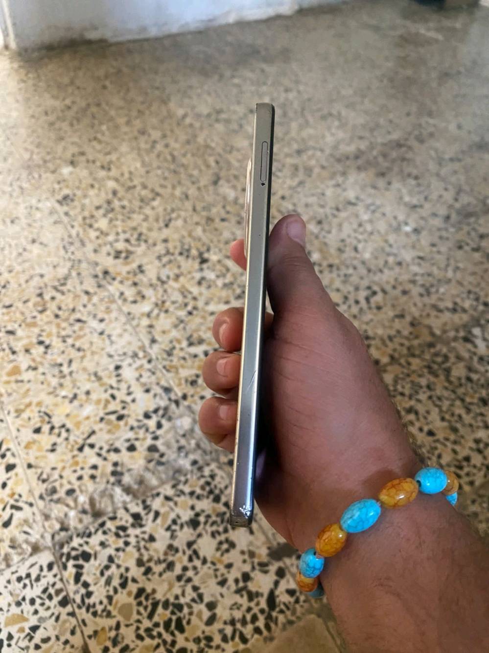 السلام عليكم جهاز للبيع سعره 250وبي مجال جهاز نضيف ممفتوح بيع أو مراوس حسب جهاز عندك(***********)