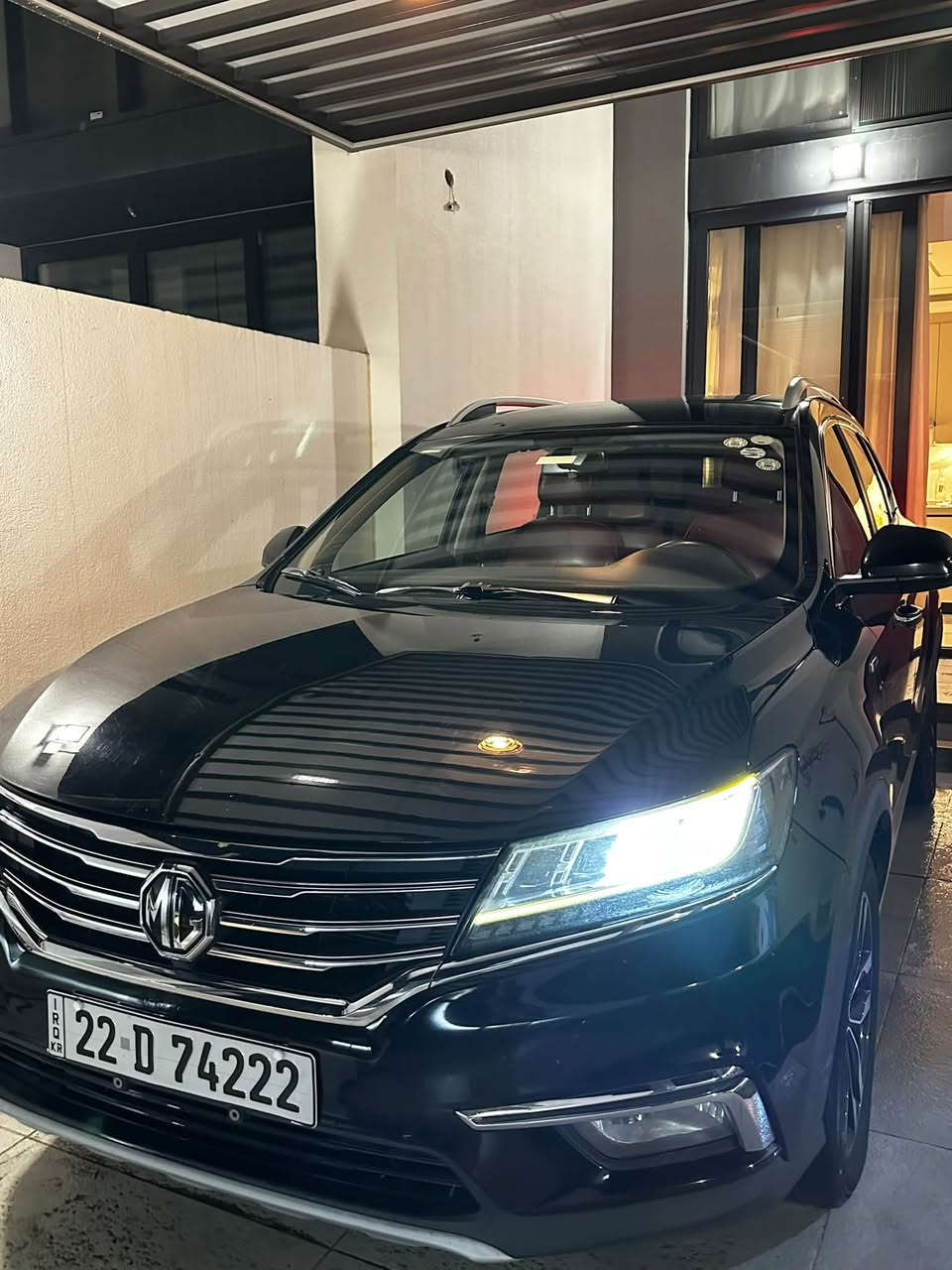 MG,RX5
فول مواصفات 
1.5T
ضمان في الشركه 
ماشيه 111،000كيلو 
115$ بيها مجال 
3باب وجاملغ اليمين تبديل من الشركه والباب الخلفي صبغ 
***********
