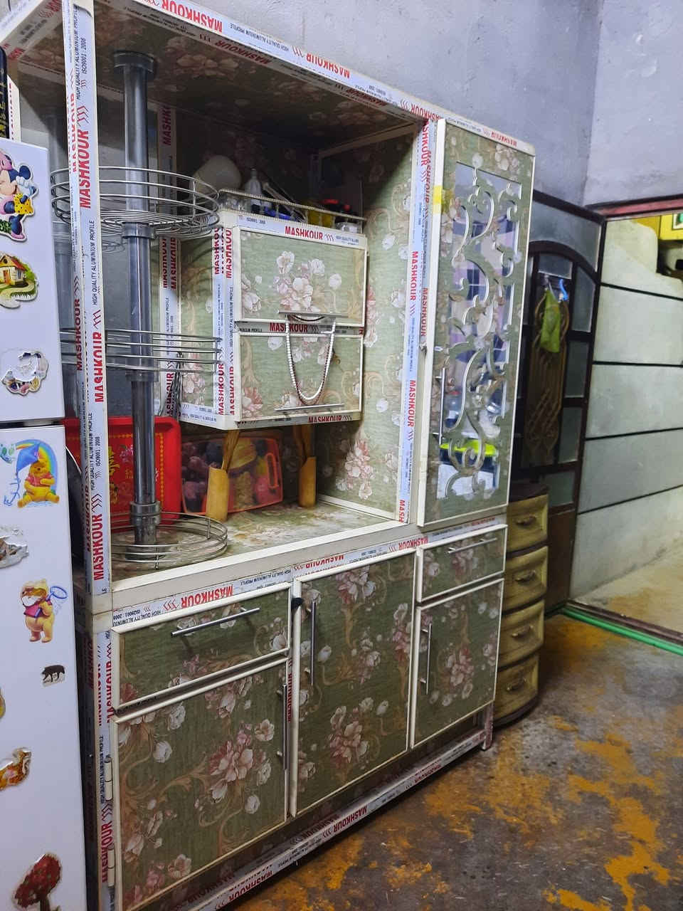 سرير عدد 2 خشب نوعيه جيده سعر الواحد 25000
طباخ كهربائي نوعية ممتازه نوع BM ب25000
بوفيه مع سرير ومعرض عمل (حطاطه) ب225000
كاونتر سوگي ب200000
تلفزيون نوع DENKA حجم 32الحاله جيده جدا ب90الف وبيه مجال بسيط
بلي ستيشن 2 حاله جيده جدا مع يدات ب50000
تخم قنفات ب100الف وبيه مجال بسيط
بايسكل حجم 16 بعده بنظافته يعني جيد جدا ب75الف وبيه مجال بسيط
گشر ثلاجه صغيره نوعيه امريكيه بس نقص ماطو ب25000
للاستفسار على الرقم
***********
***********
