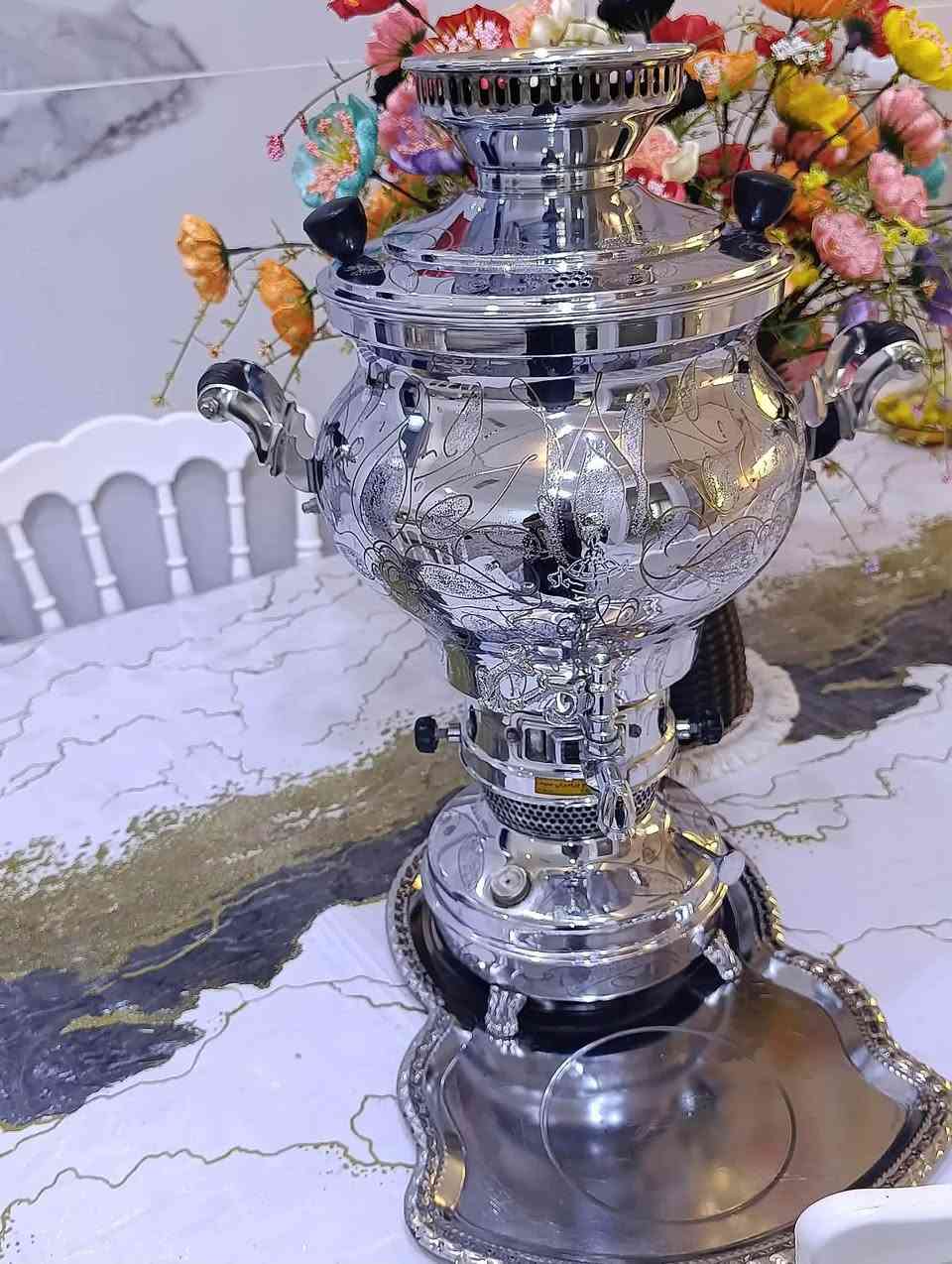 سماور • شبه جديد • مع صينية