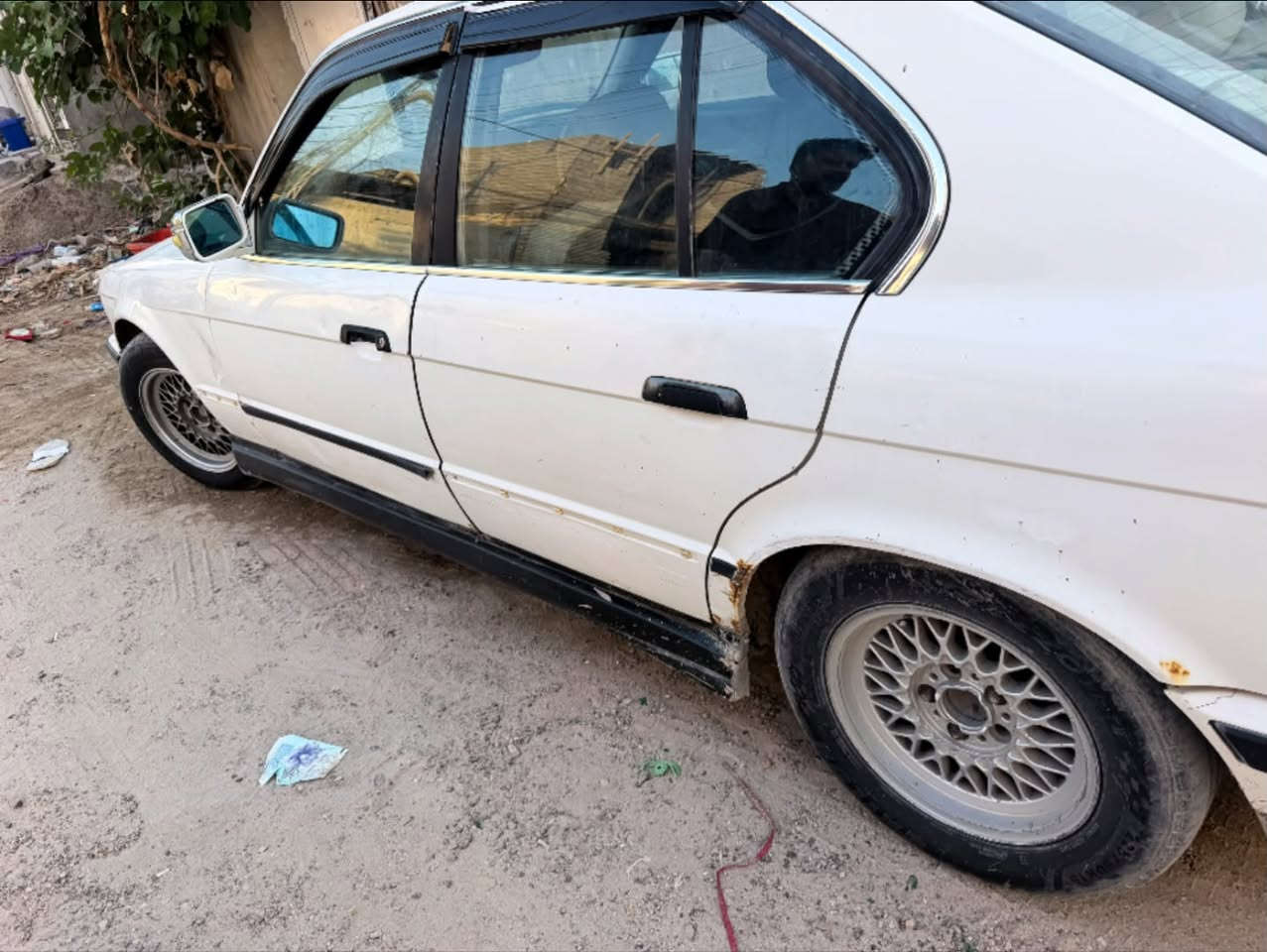 السلام عليكم ورحمة الله وبركاته
Bmw525 1988. لون ابيض

محرك 2000 مسكر v6 

السيارة بدون صبغ بس بيها ملاحظات بسيطة
كير عادي 

رقم الانبار و التحويل مباشر

السعر 28 وبيها مجال 

مكانها بالرمادي ***********

