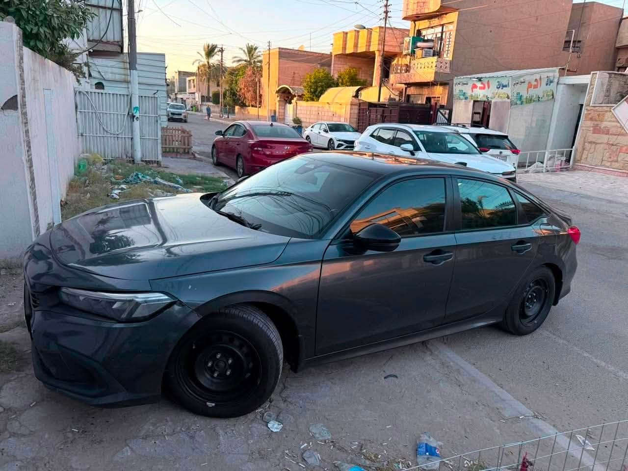 السلام عليكم
هوندا سيفيك 2022 سبورت
ماشيه 50 الف ميل 
رقم بغداد حره ثاني يوم التحويل
( ( حادث بنيد فقط صبغ رصعه بسيطه بالشاصي غيرها مكفول لا تعديل ولا سحب صور الحادث مرفقه   ) )  
السياره جاهزه من كير ومكينه وتبريد كولها عالبلاد ومكفوله 
صدر جيد جداً السياره جاهزه اي نقص مابيها 
مواصفات
- بصمة 
- شاشة كار بلي 
- رادار 
- تحديد مسار
- اوتو استوب  انطفاء عند الوقوق 
- تحديد سرعة
- شاشة عداد ديجيتل
- تحكمات ستيرن
- تحذير  وقوف 
- هاندبريك كهربائي
-لايت زينون امامي
- لايت خلفي ليد
- تشغيل عن بعد 
- نظام ايكو وسبورت وعادي
- محرك ٢٠٠٠  تنفس طبيعي
السعر  128
وبيها مجال بسيط 
العنوان :- بغداد الغزاليه
للاستفسار :-
 ***********
