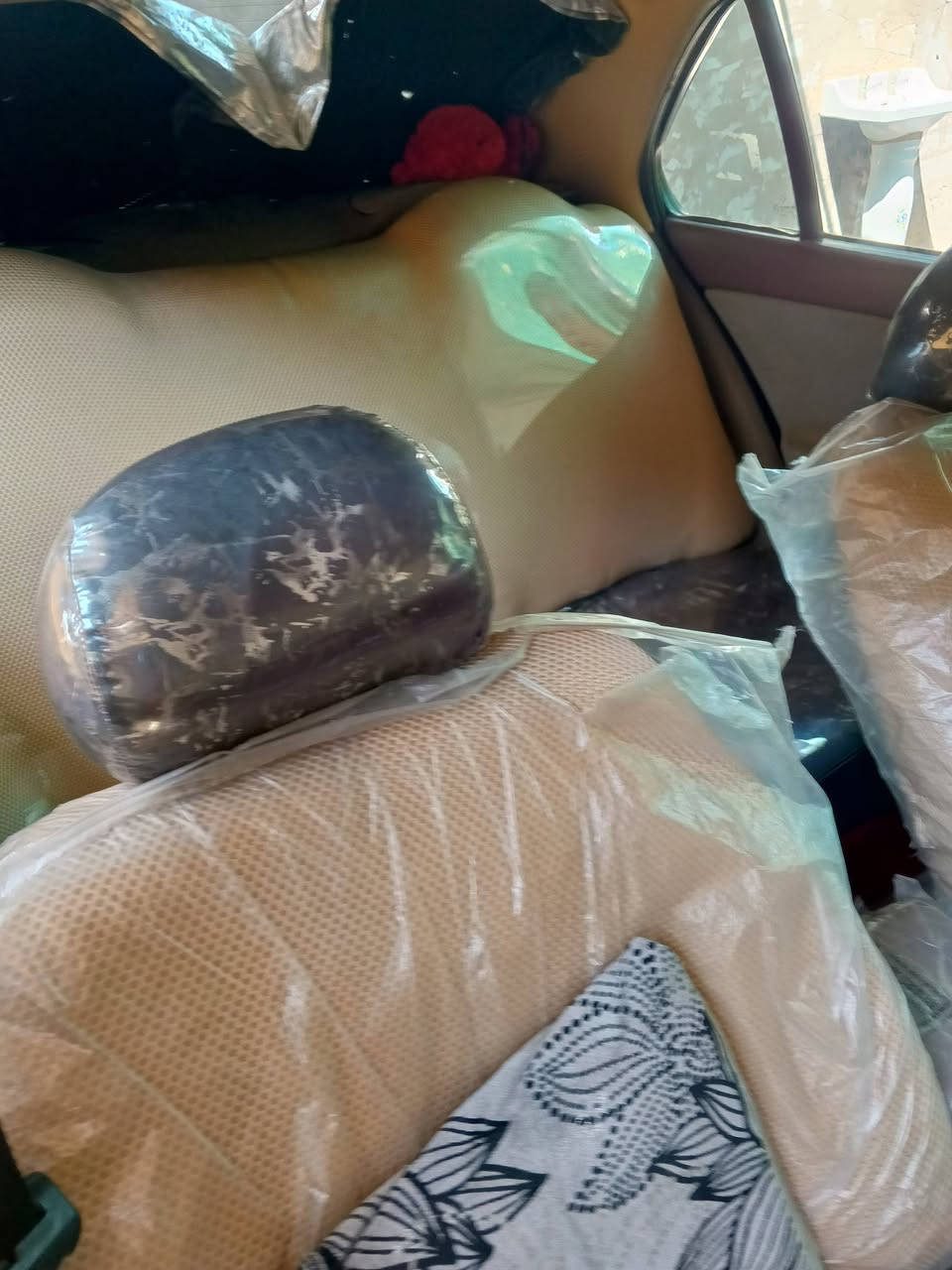 سمند 12 كرستال بلاد لا ضربه لا تبديل كلشي شغال بيه كهربأيات  تبريد خير من الله بسمي  السعر 37  بيه مجال قليل  ***********

