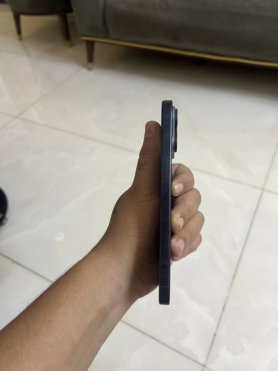 ايفون 15 برو ماكس نضيف سعر 830 قفل كلش ابد لا تعامل اذا تريد تعامل اعبر المنشور الجهاز فدواك ماكدر انزل من سعر جهاز نضيف ماستر عربي شرق اوسط ذاكرة 256 فقط الجهاز وبي قطعة اصلية من ابل بطارية فقط شراي خاص مكاني  بغداد امين ثانية

***********
